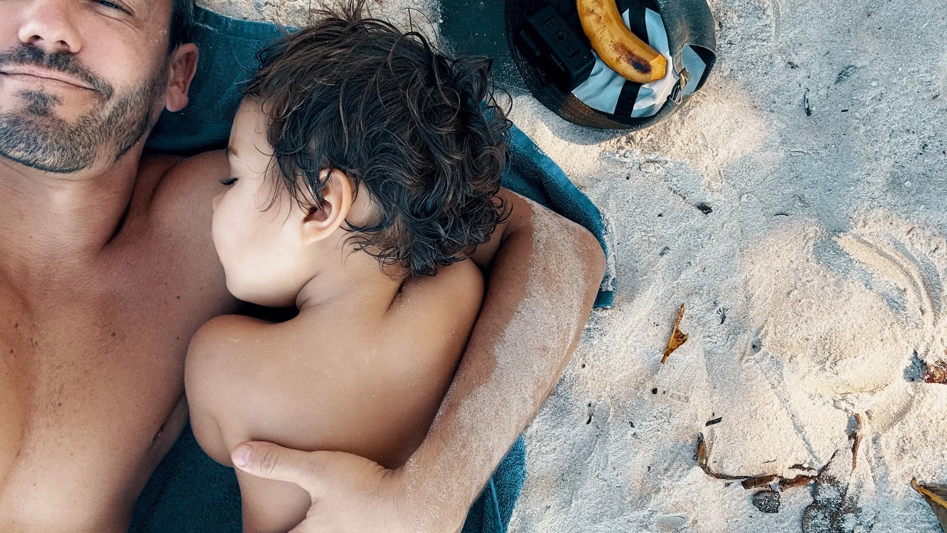 
                    Pedro Teixeira de férias em destino de sonho com o filho (e há fotos)
                