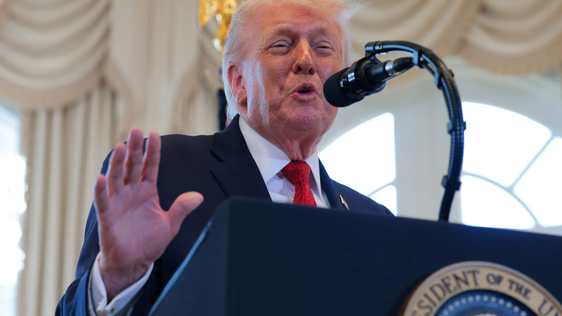 
                    Supremo dos EUA prepara decisão sobre legalidade das tarifas de Trump
                