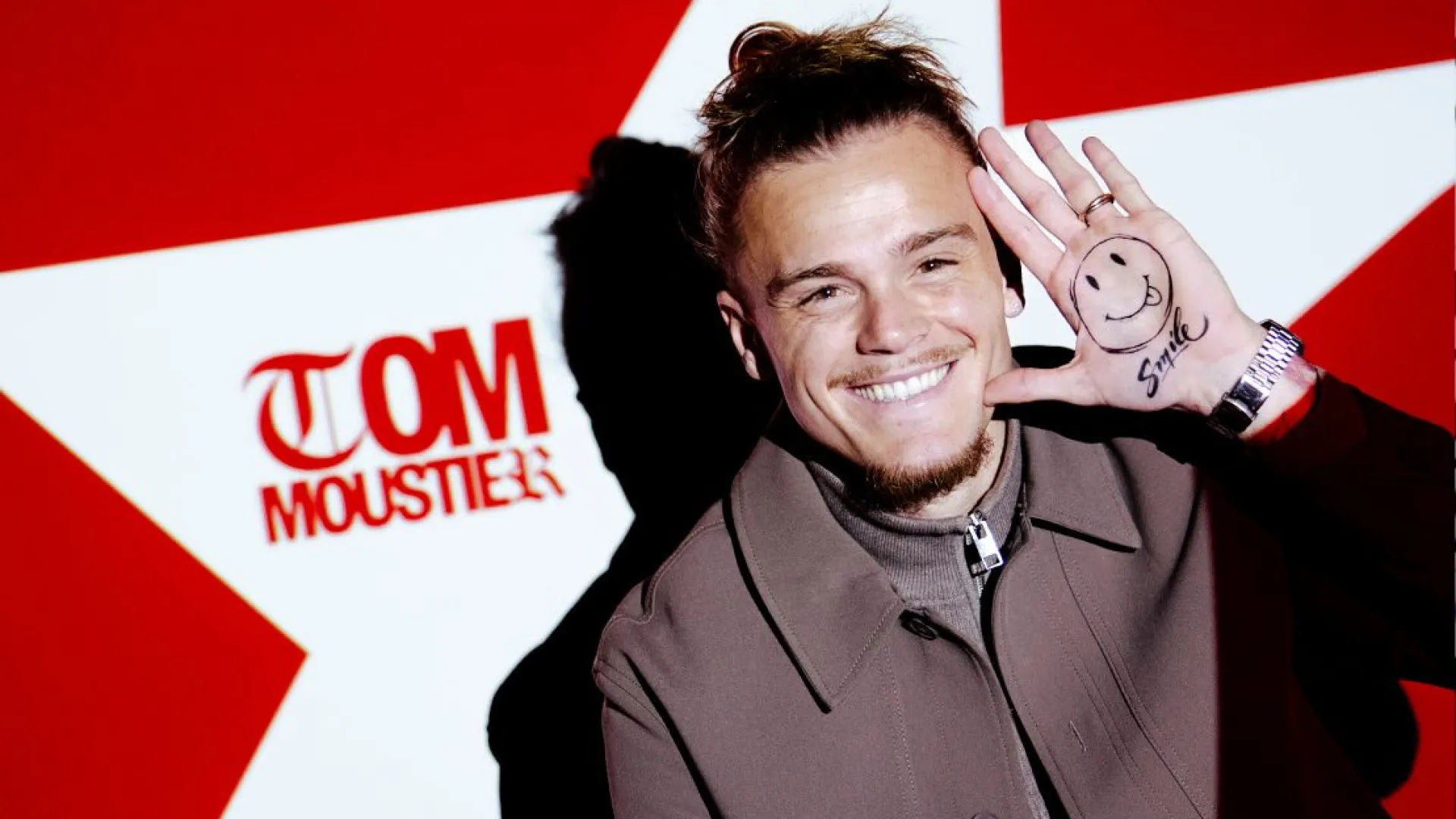 
                    Oficial: Médio Tom Moustier é reforço do Estrela da Amadora
                