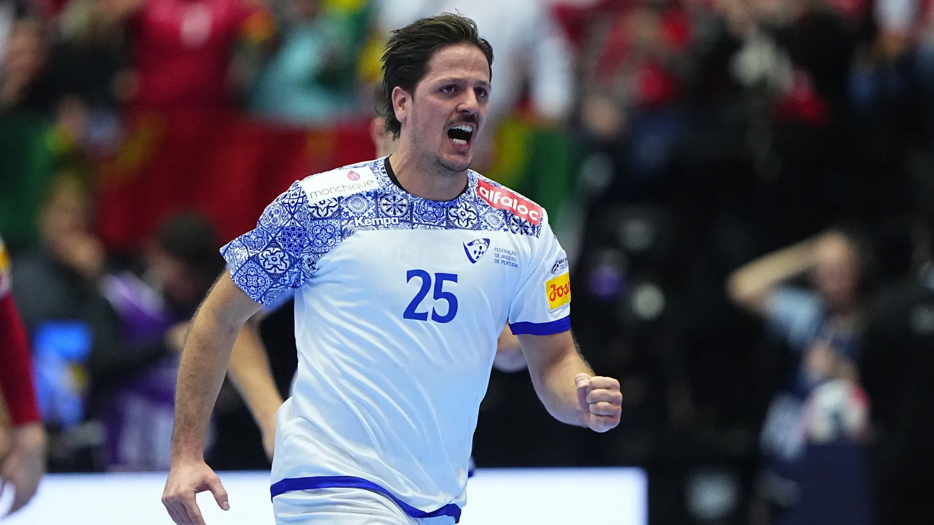 
                    Gigantes. Portugal faz história frente à Dinamarca e garante Main Round
                