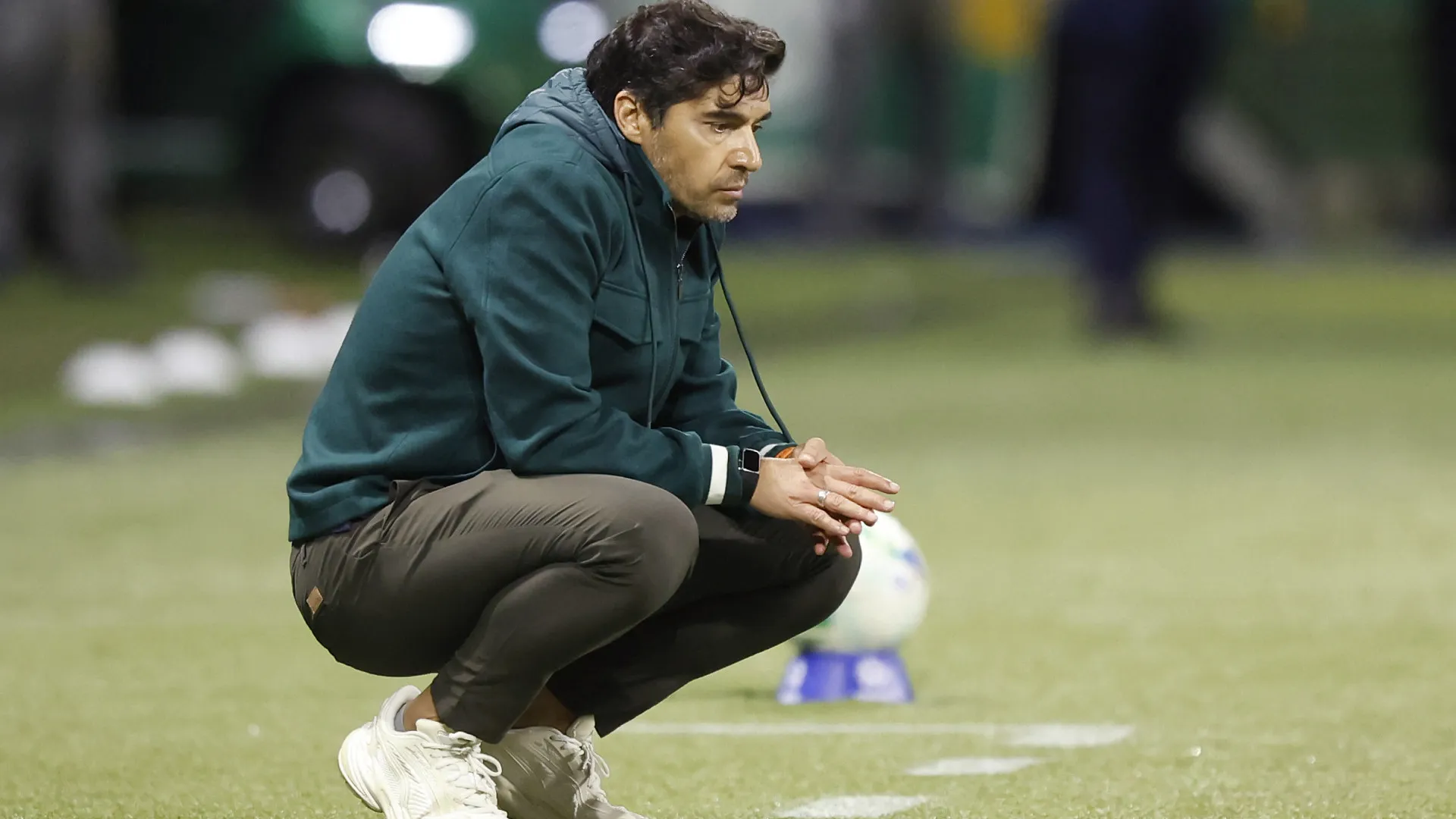 
                    Humilhação. Palmeiras, de Abel Ferreira, goleado por equipa da Serie B
                