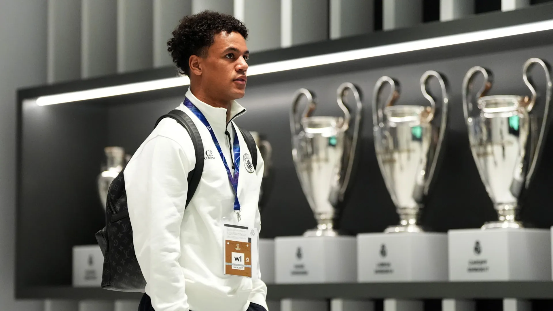 
                    EM DIRETO: Siga os rumores e os negócios do mercado de transferências
                