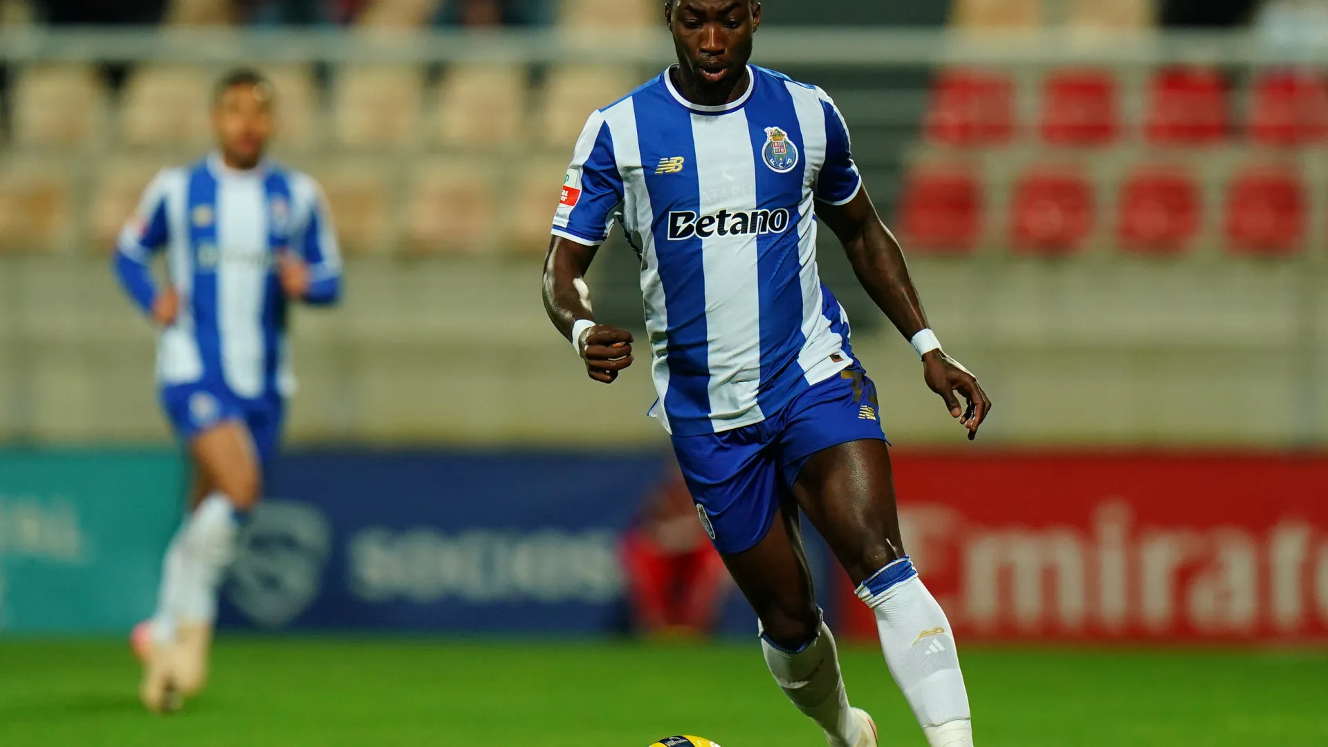 
                    Karamoh perde espaço para Oskar... e pode sair do FC Porto já em janeiro
                