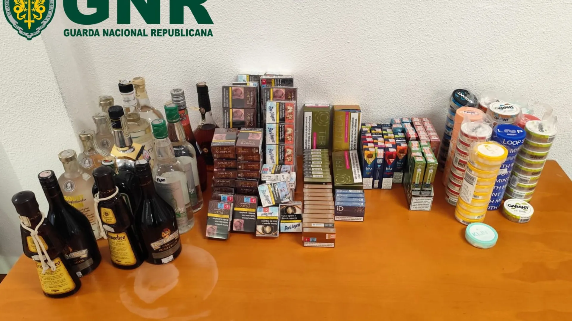 
                    Tabagismo. GNR apreende 11 mil euros em produtos na Madeira
                