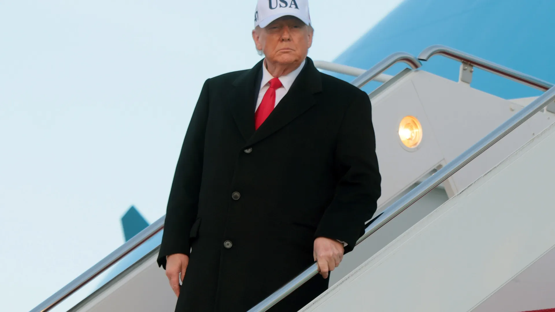 
                    Donald Trump quer liderar Conselho de Paz (que é concorrente da ONU)
                