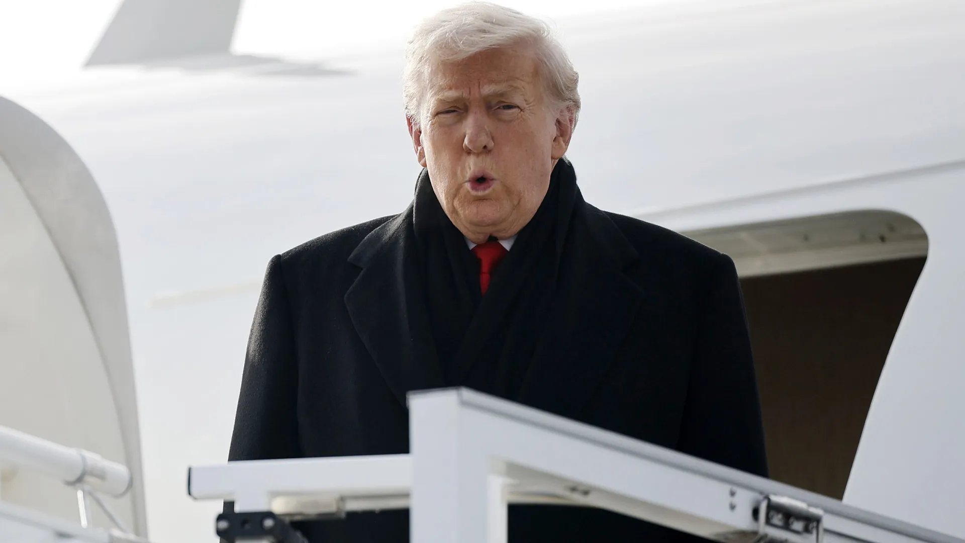 
                    Trump vai supervisionar 