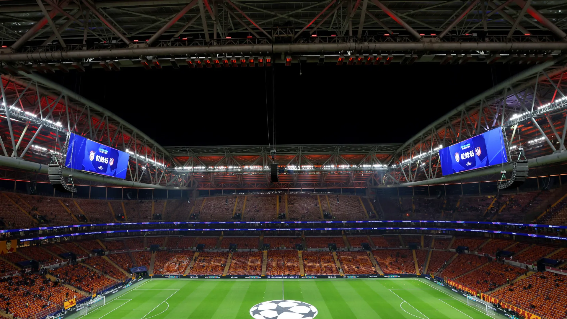 
                    EM DIRETO: Há jogos na Turquia e no Azerbaijão antes do Juventus-Benfica
                