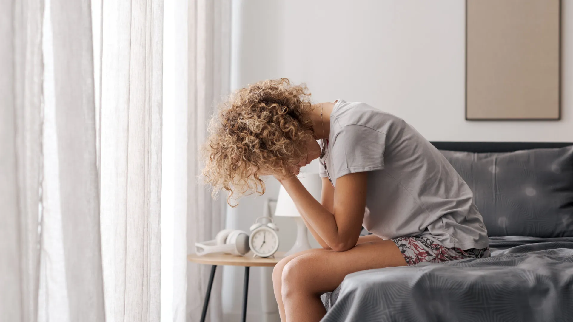 
                    Estudo. O hábito que (quase) toda a gente tem e que nos deixa infelizes
                