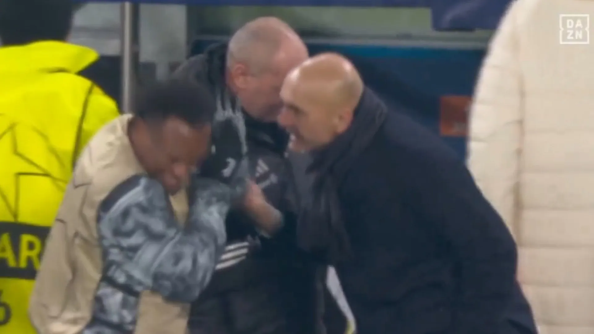 
                    'Ui, ui'. Esta chapada de Spalletti durante Juventus-Benfica dá que falar
                