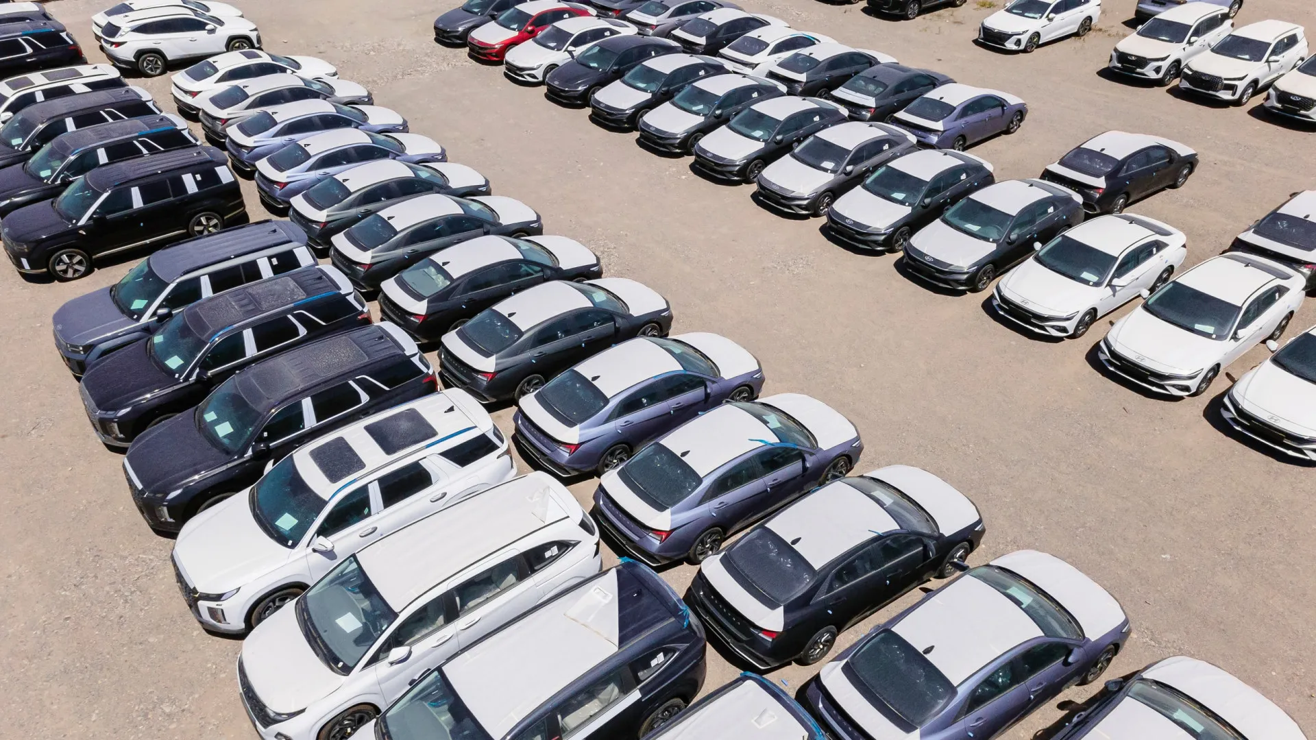 
                    Preços dos carros não devem aumentar muito em 2026 e 2027. Porquê?
                