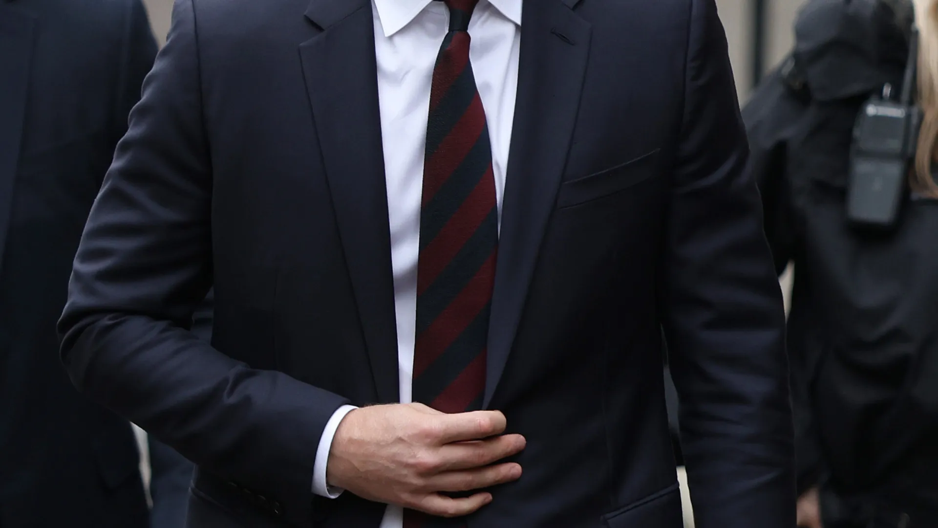 
                    Príncipe Harry menciona William, Kate Middleton e o pai em tribunal
                