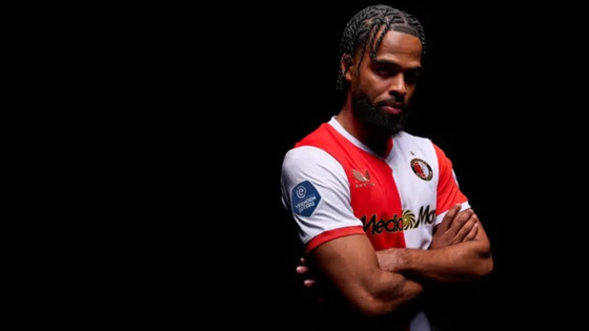 
                    Oficial: St. Juste sai do Sporting após ser afastado por Rui Borges
                