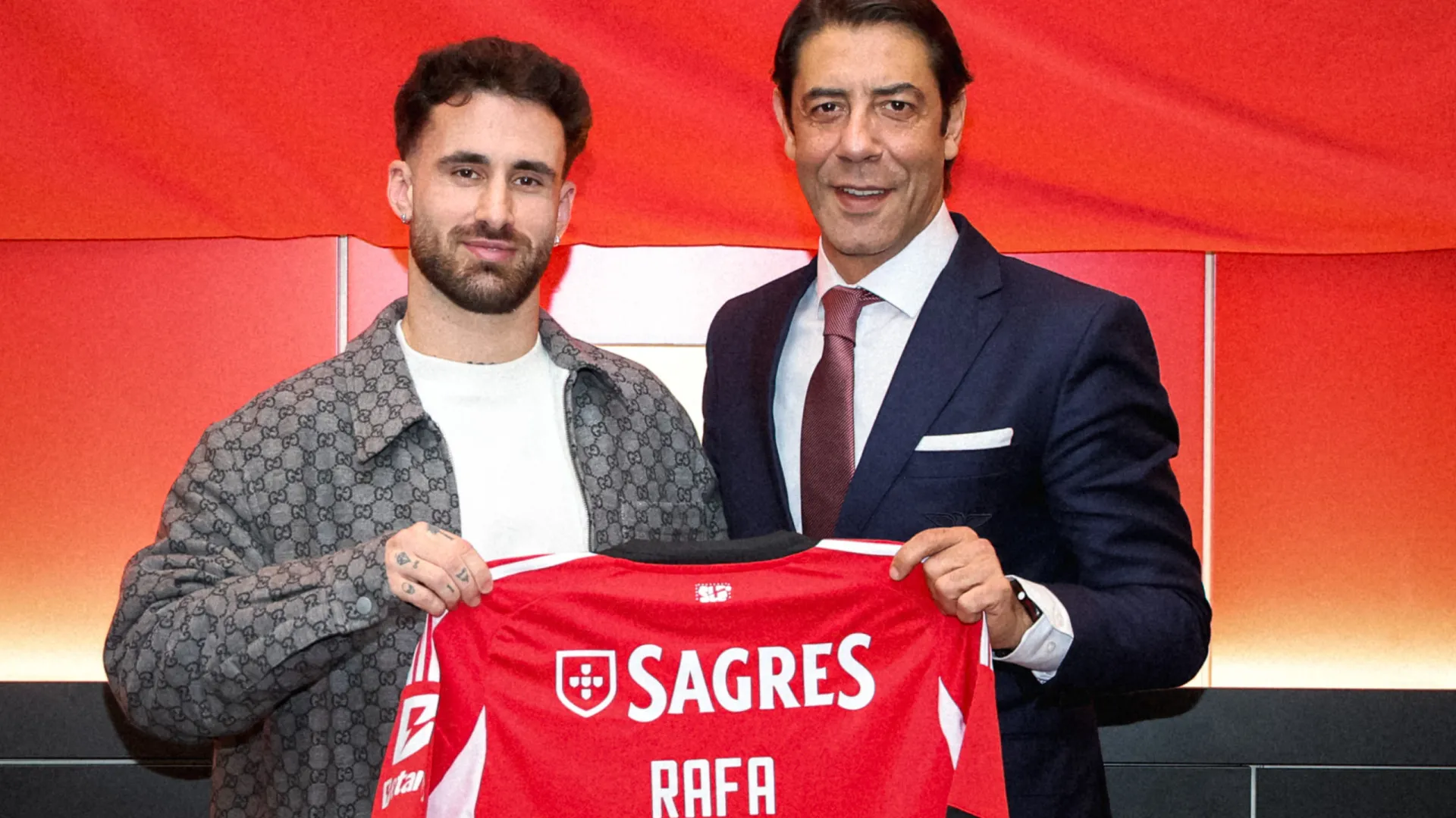 
                    Oficial: Benfica confirma regresso de Rafa após ano e meio no Besiktas
                