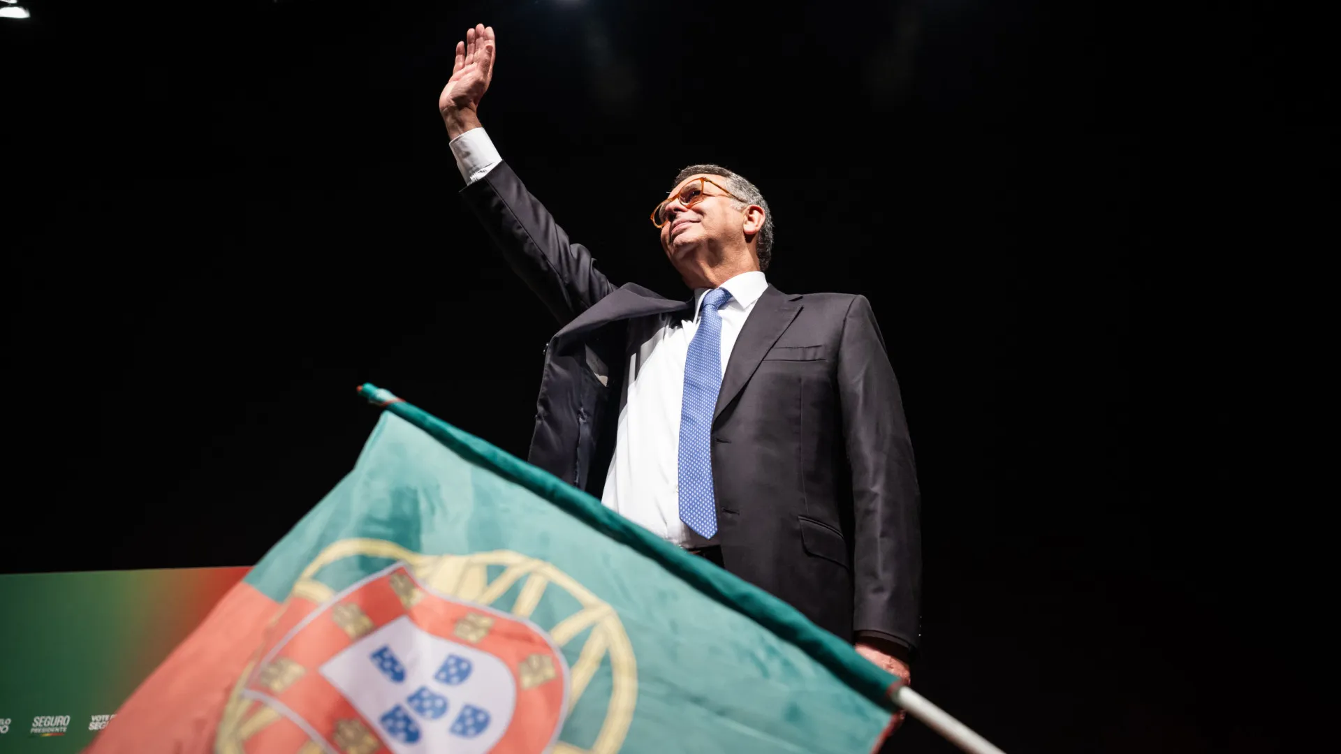 
                    Mais de 500 nomes da Cultura assumem apoio a Seguro em manifesto
                