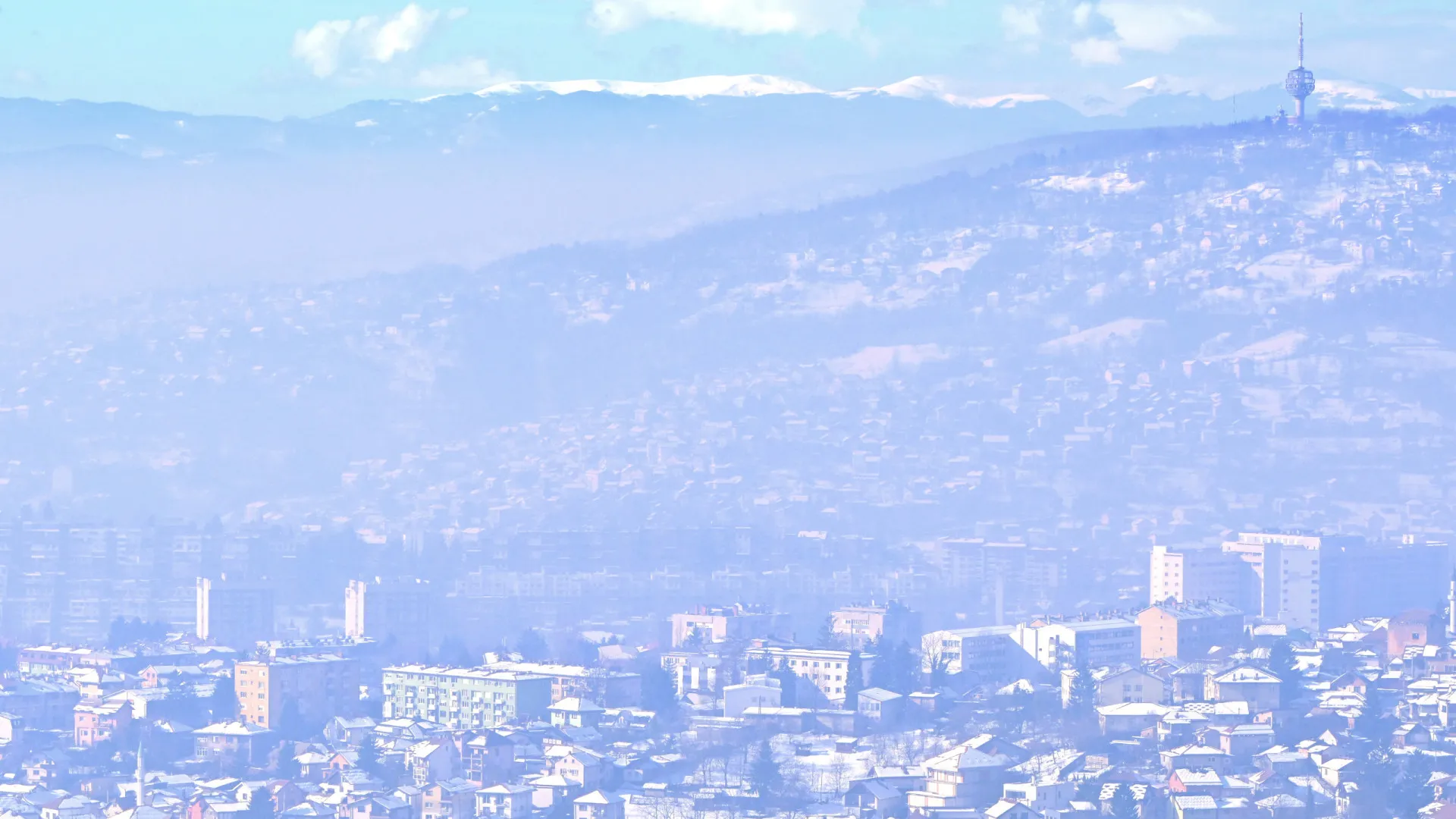 
                    Declarado estado de alerta em Sarajevo devido a 