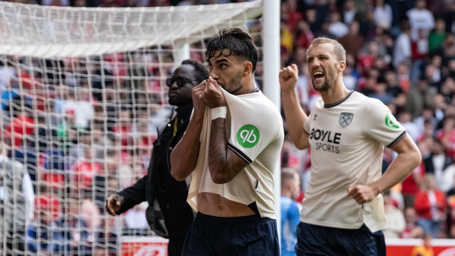 
                    Flamengo dá tudo por tudo por Paquetá, mas West Ham e NES fixam preço
                