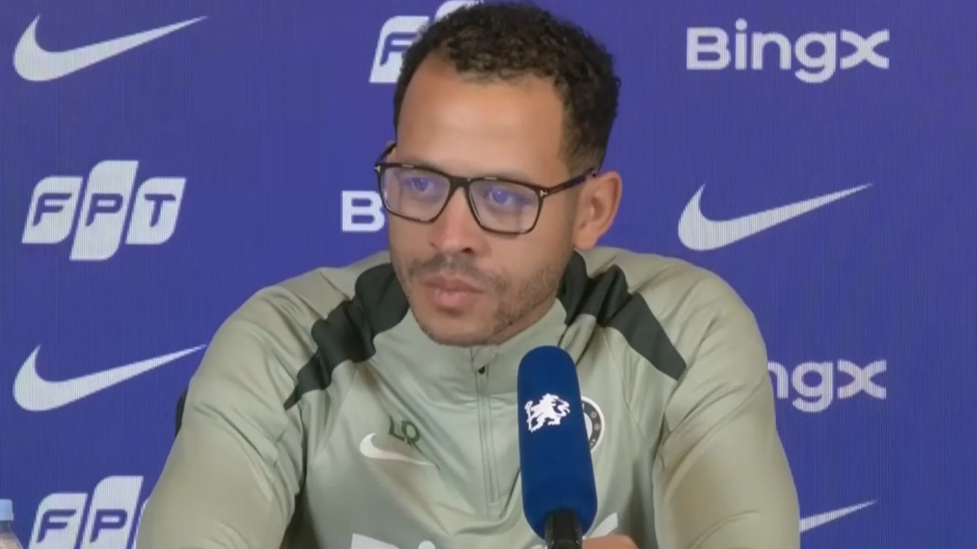 
                    Treinador do Chelsea revela lesão insólita de Essugo: 