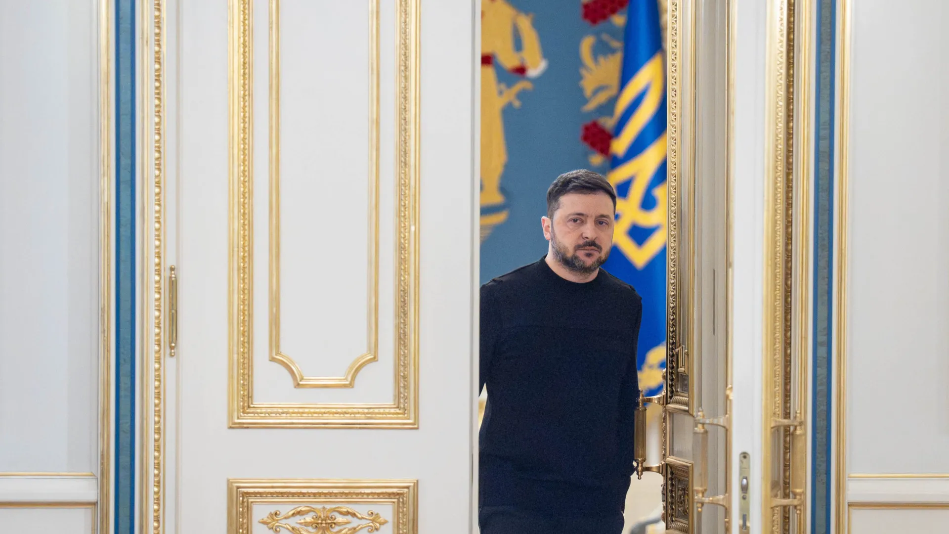 
                    Zelensky atribui Ordem de Mérito a diretor da agência portuguesa Erasmus+ 
                
