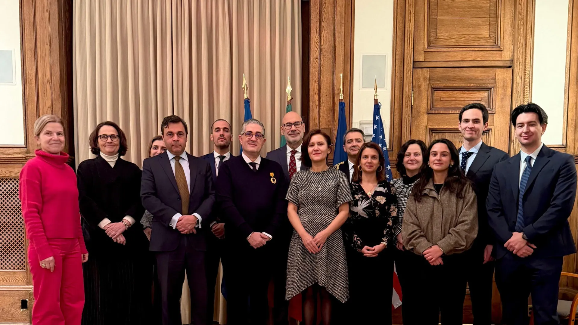 
                    Coordenador do Ensino de Português nos EUA condecorado por Marcelo
                