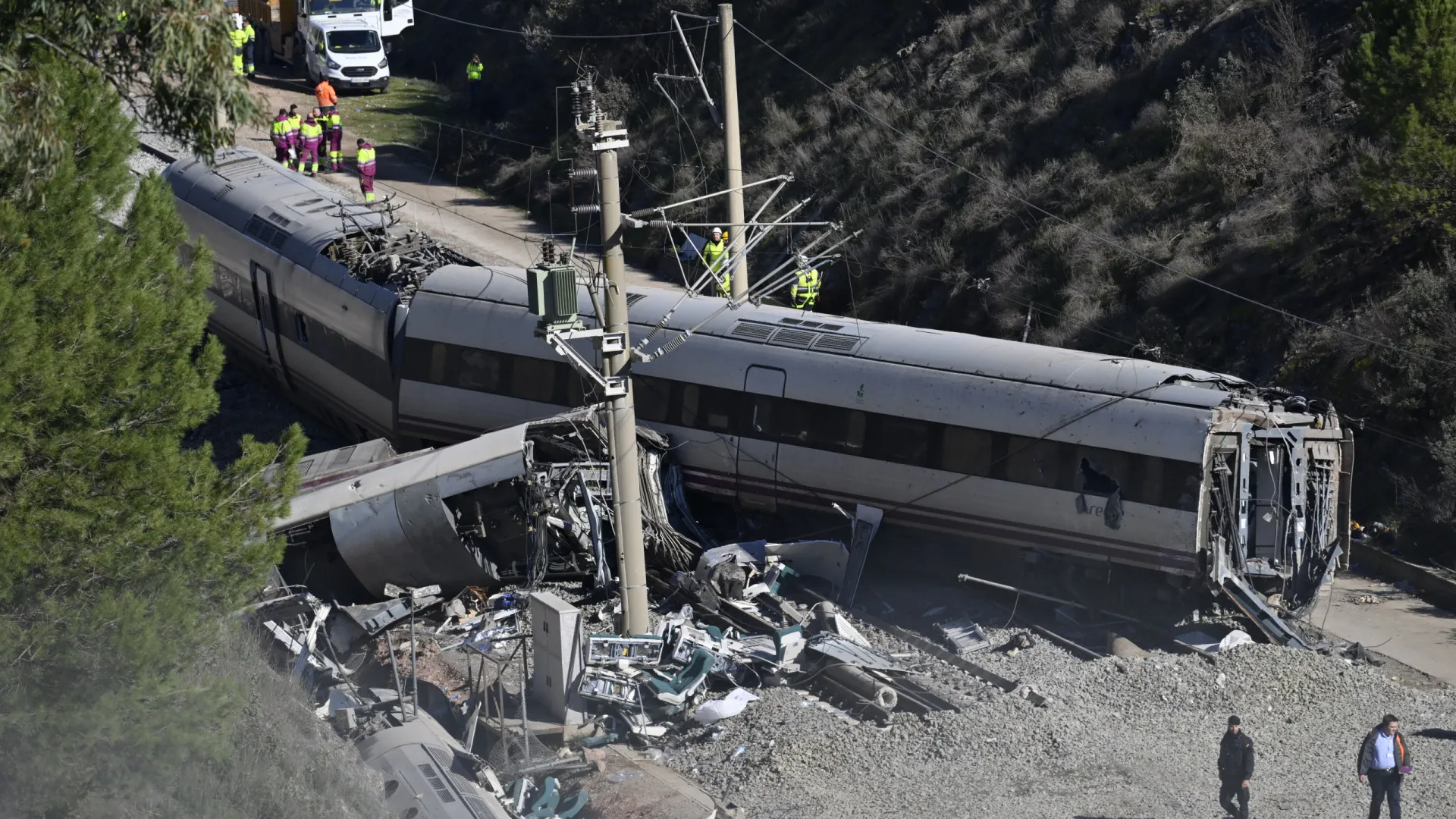 
                    Português salvou menina de 6 anos após descarrilamento: 