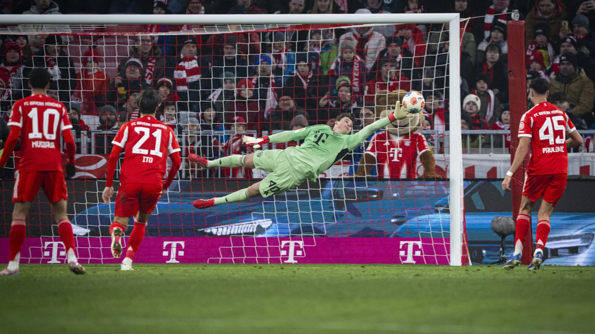 
                    Bayern tomba aos pés de ex-Académico Viseu. Rodrigo Ribeiro sem estreia
                