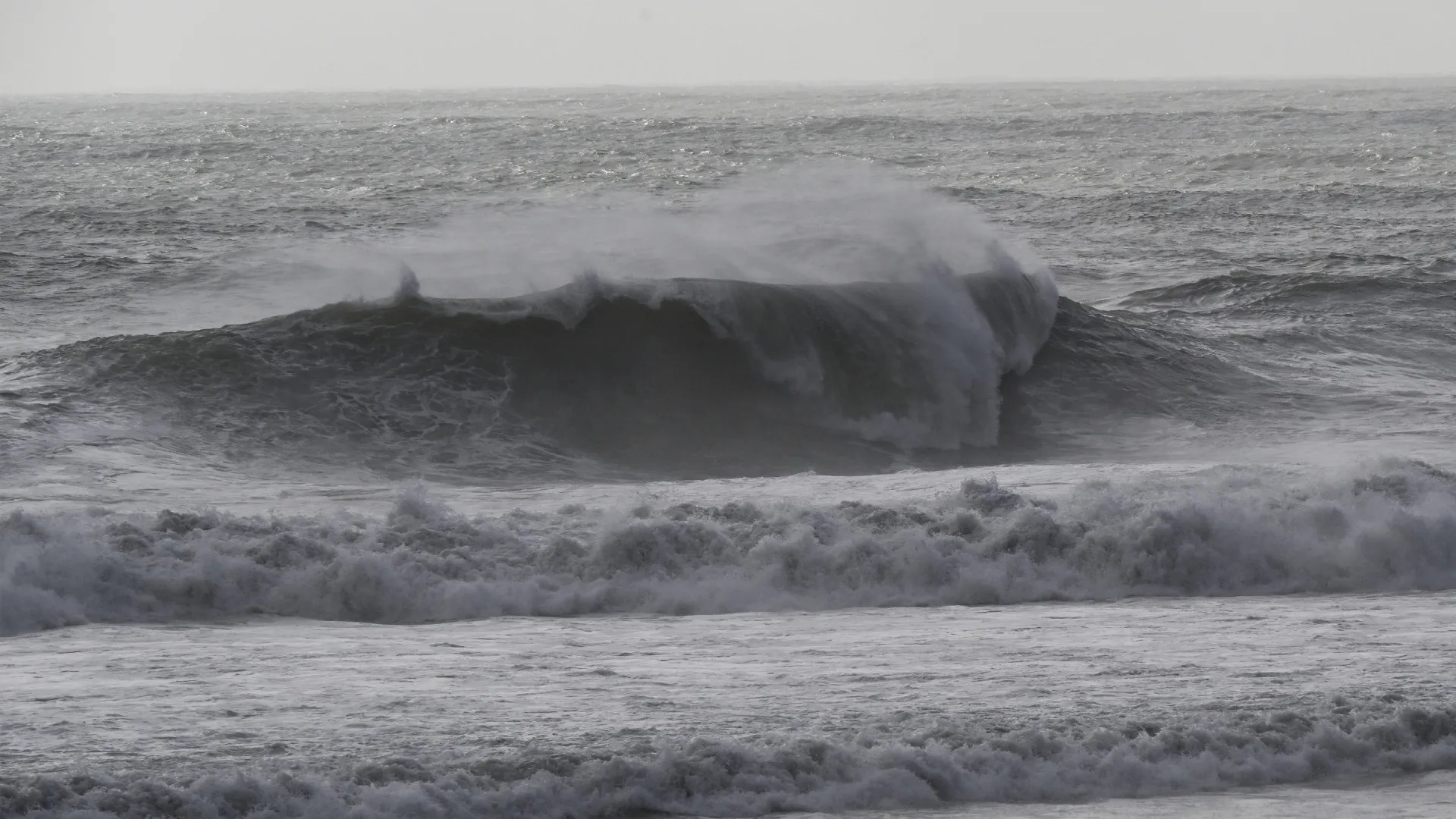 
                    IPMA volta a agravar para laranja aviso de ondulação para a Madeira
                