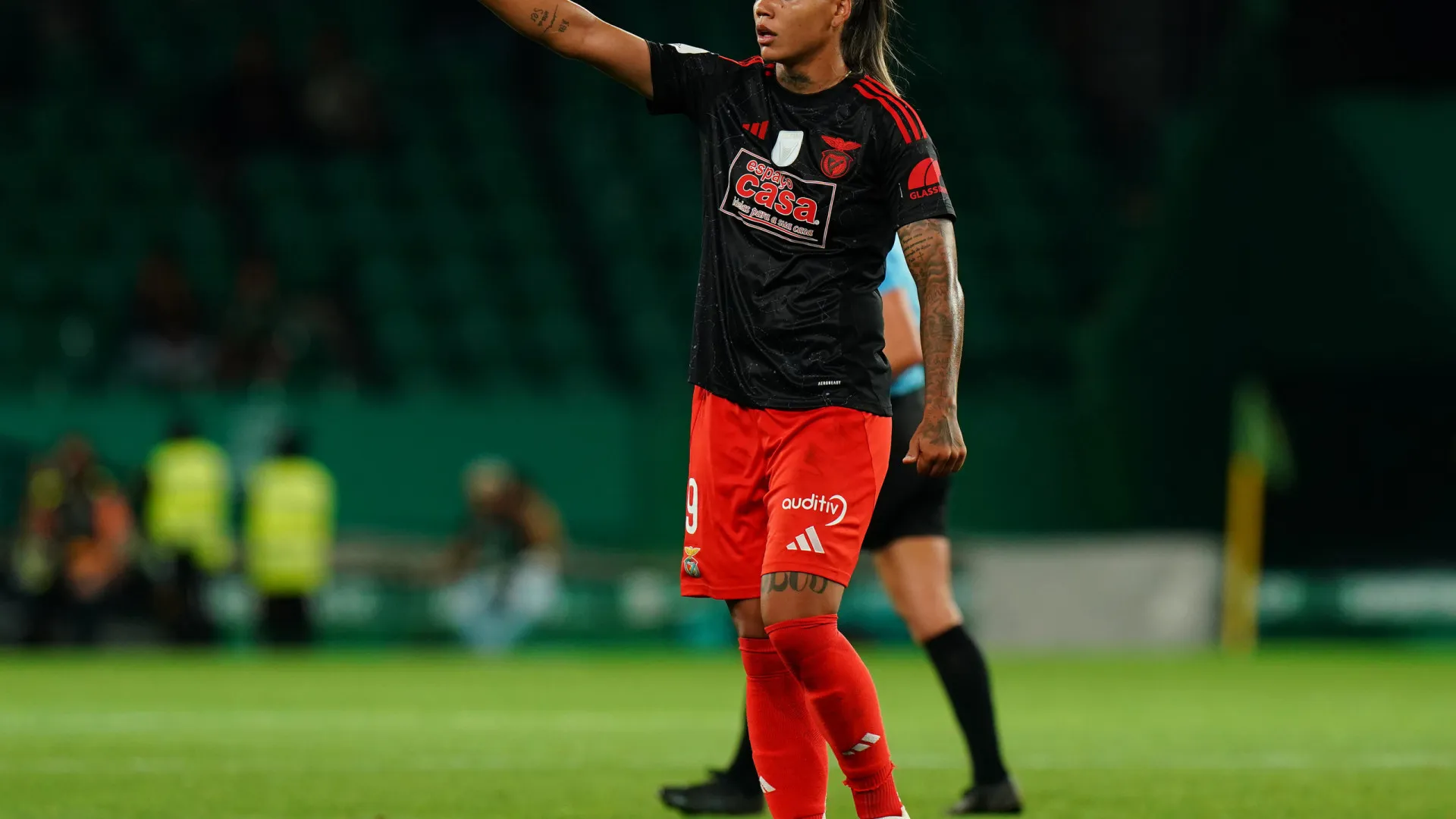 
                    Benfica goleia Racing Power e 'cava' fosso para o Sporting na liderança
                