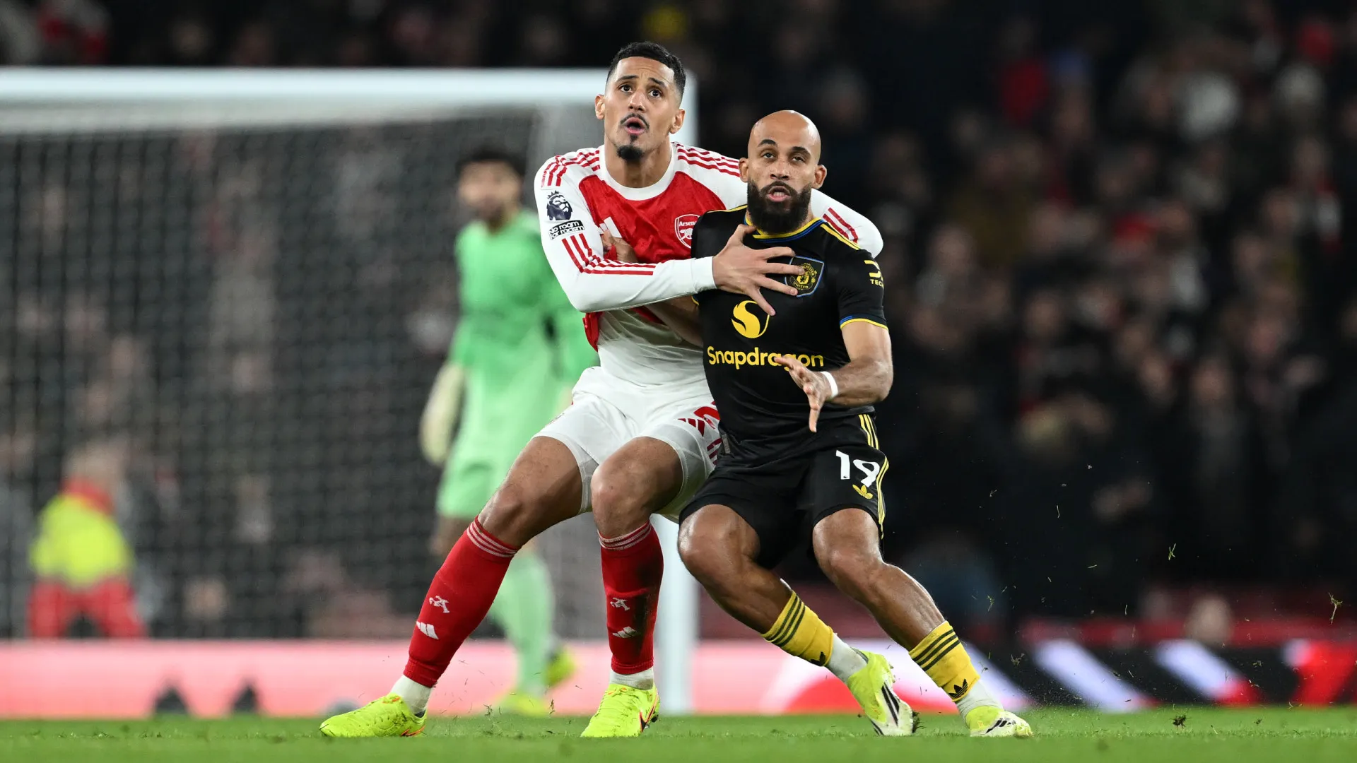 
                    EM DIRETO: Arsenal 'cai' aos pés do Man. United e atrasa contas no topo
                