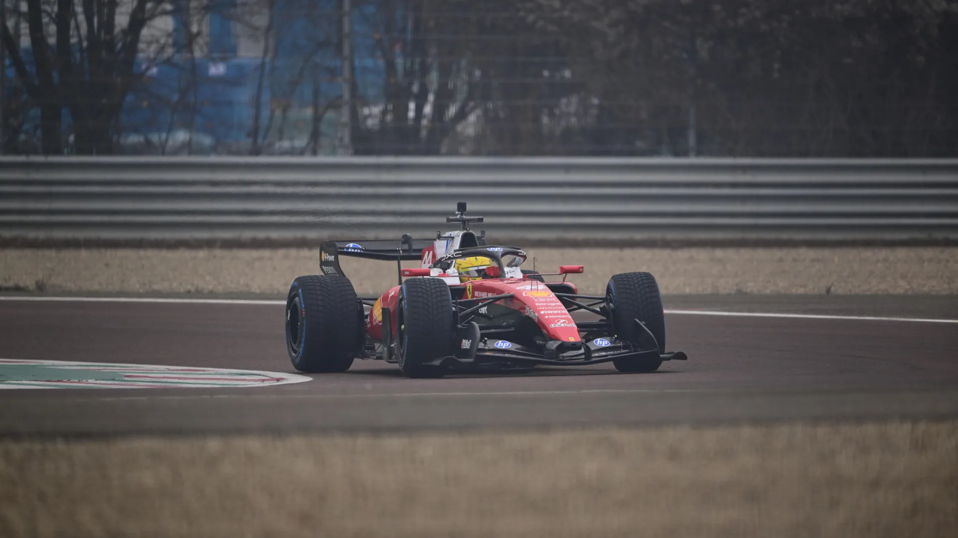 
                    Nova era da Fórmula 1 arranca hoje com o 'shakedown' em Barcelona
                