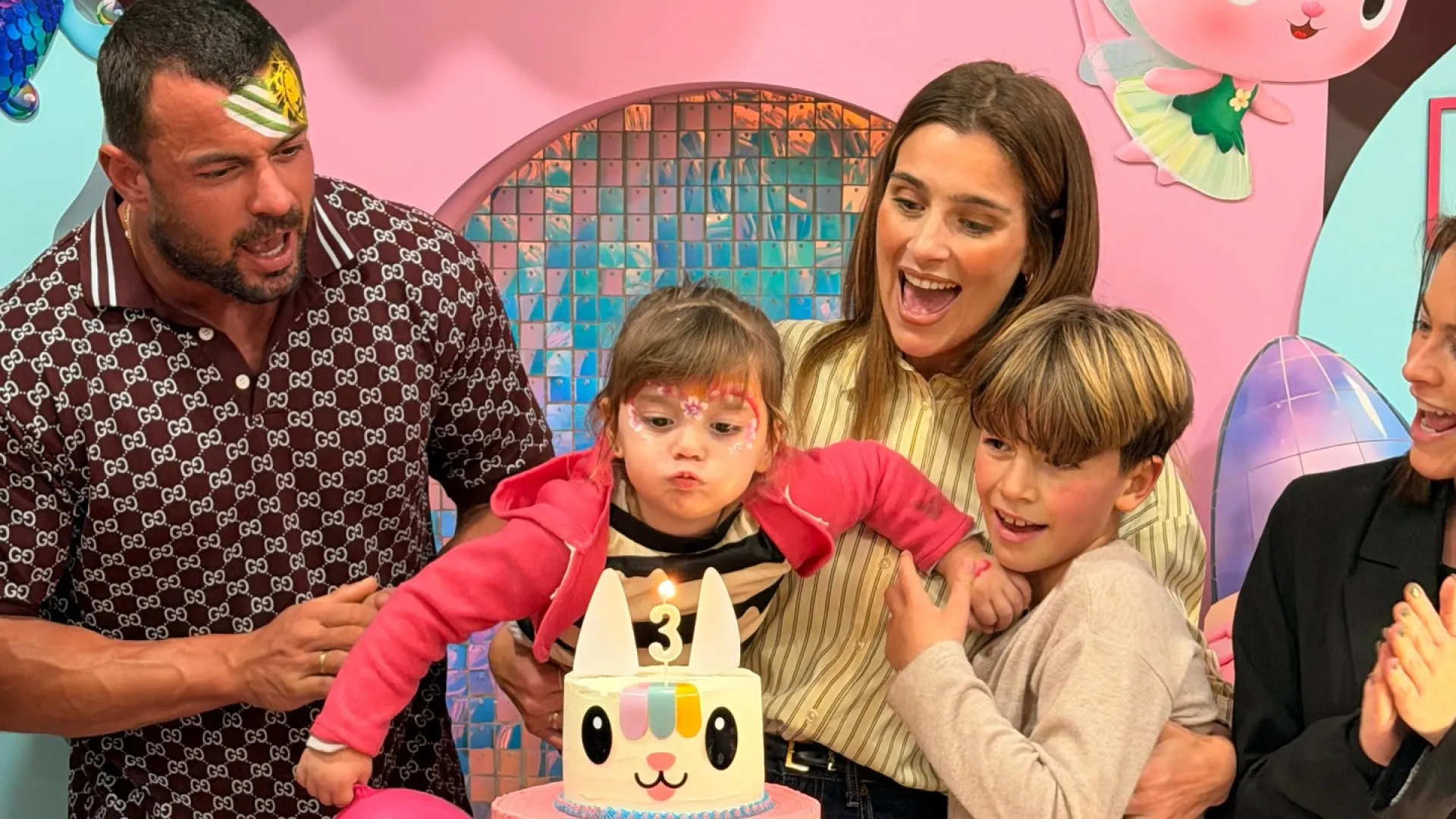 
                    Filha de Marco Costa teve festa de aniversário mágica
                