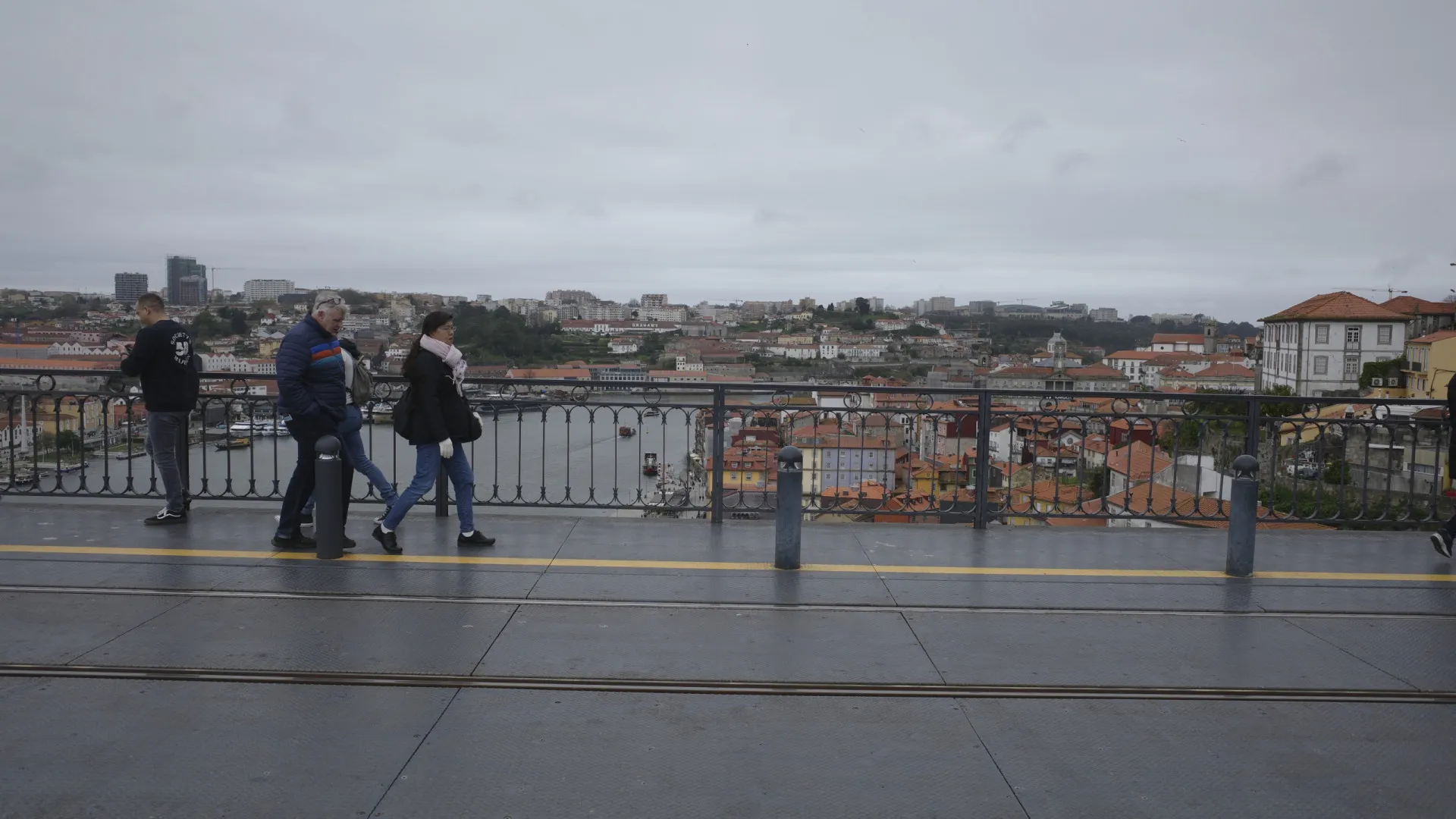 
                    Porto prepara-se para depressão Joseph. Comandante alerta para cheias
                