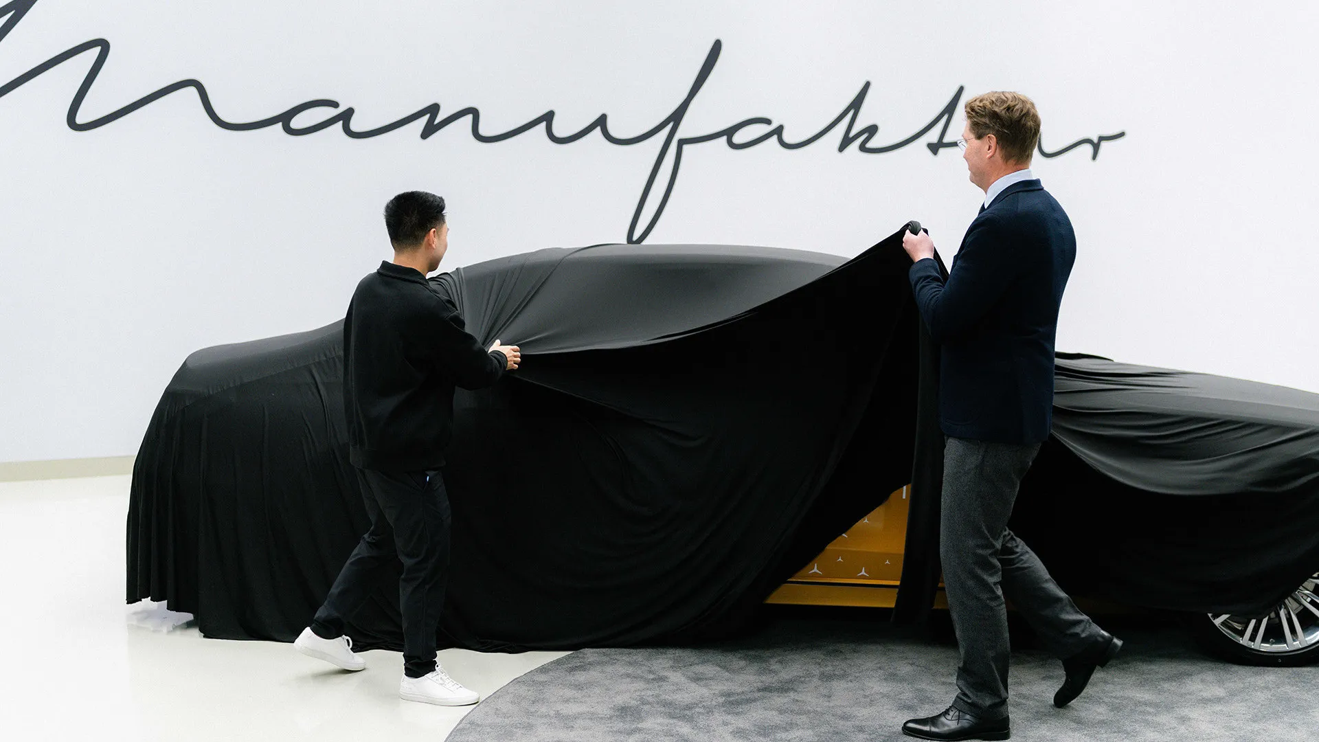 
                    Estreia do renovado Mercedes-Benz Classe S tem data e hora marcadas
                