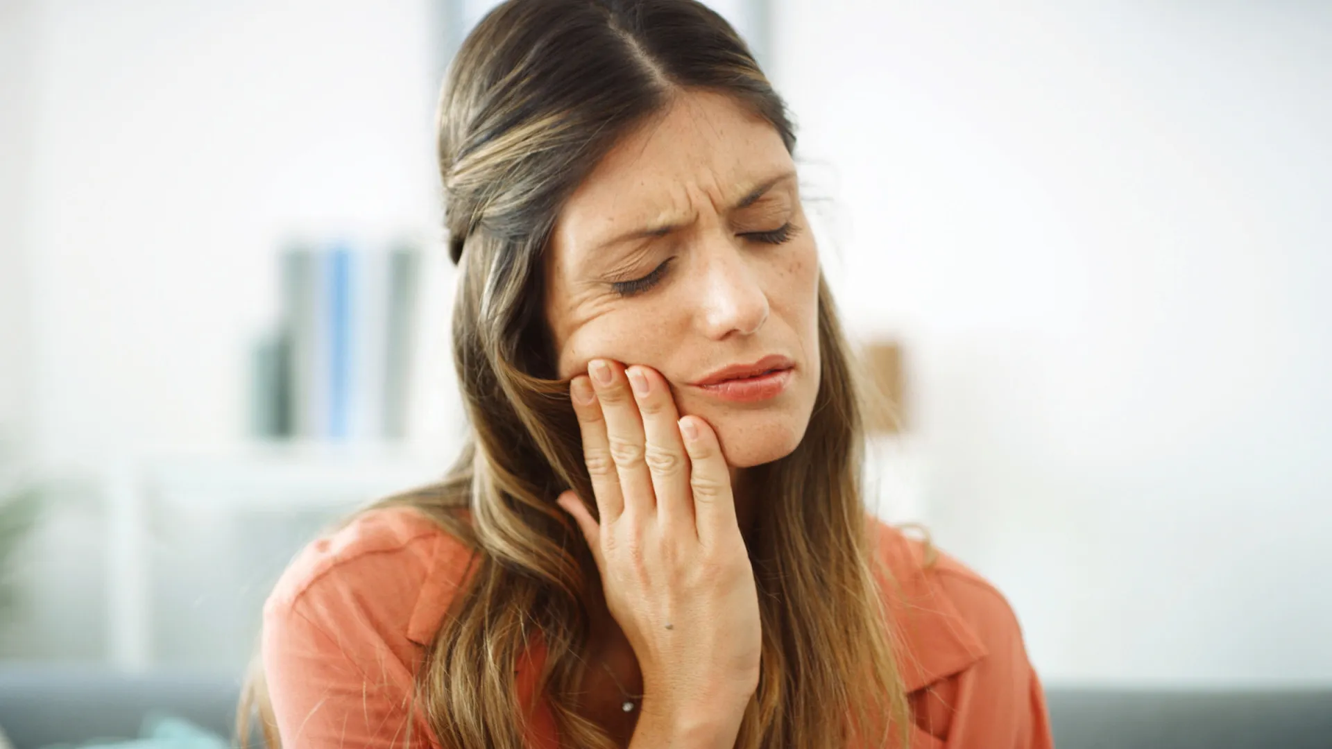 
                    Língua de Covid. Sintoma pouco conhecido está a afetar algumas pessoas
                