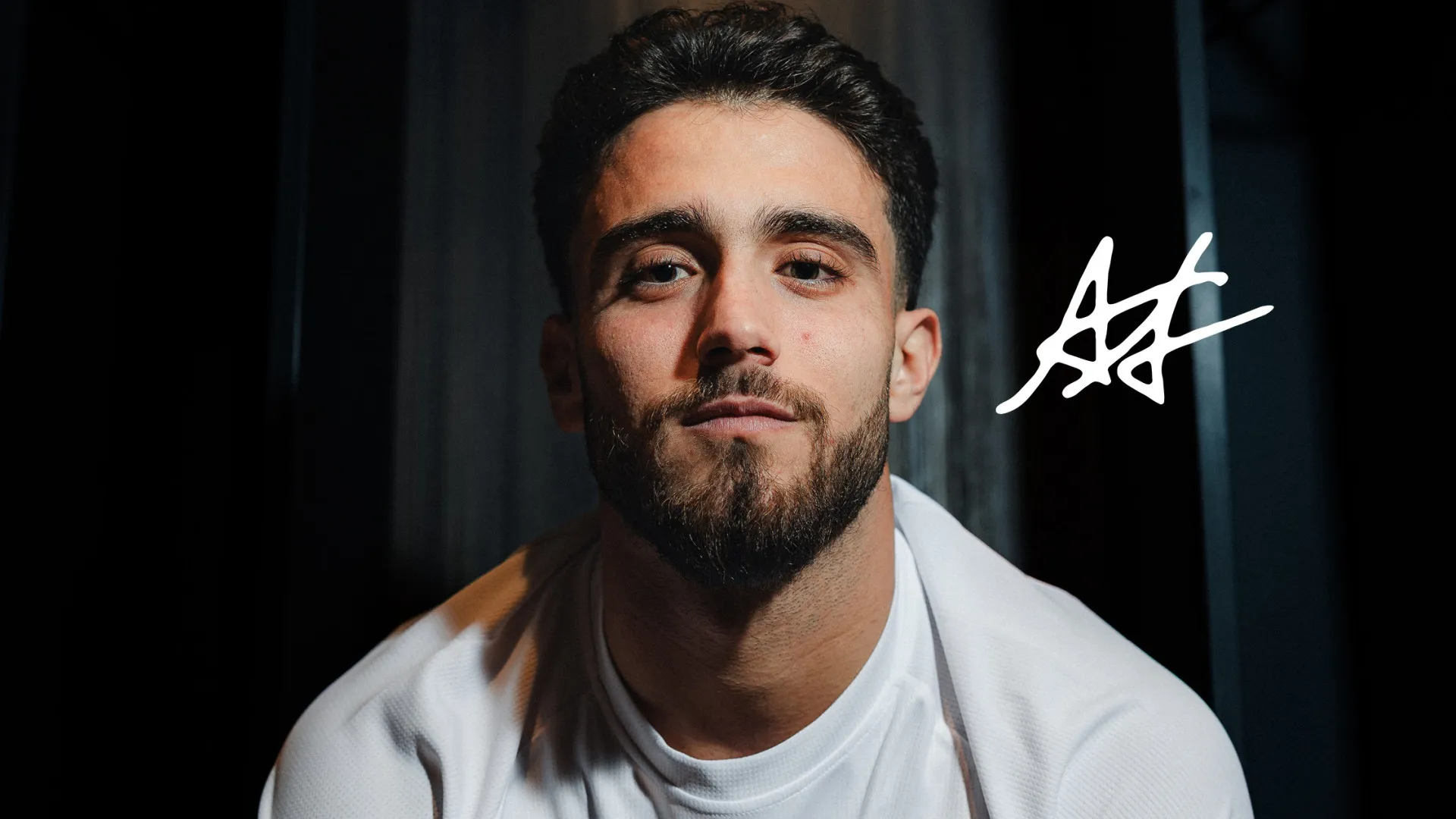 
                    Oficial: FC Porto empresta Ángel Alarcón ao Utrecht
                