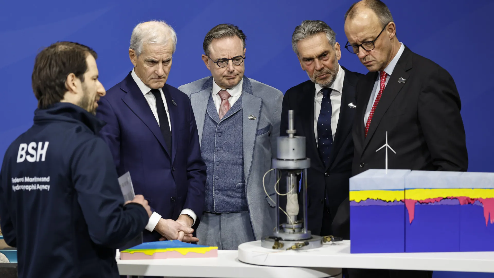 
                    Países do mar do Norte querem garantir energia e segurança
                