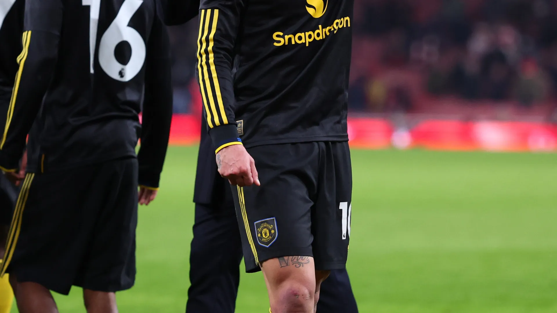 
                    United bate líder Arsenal, City pressiona e NES sonha com 'linha de água'
                