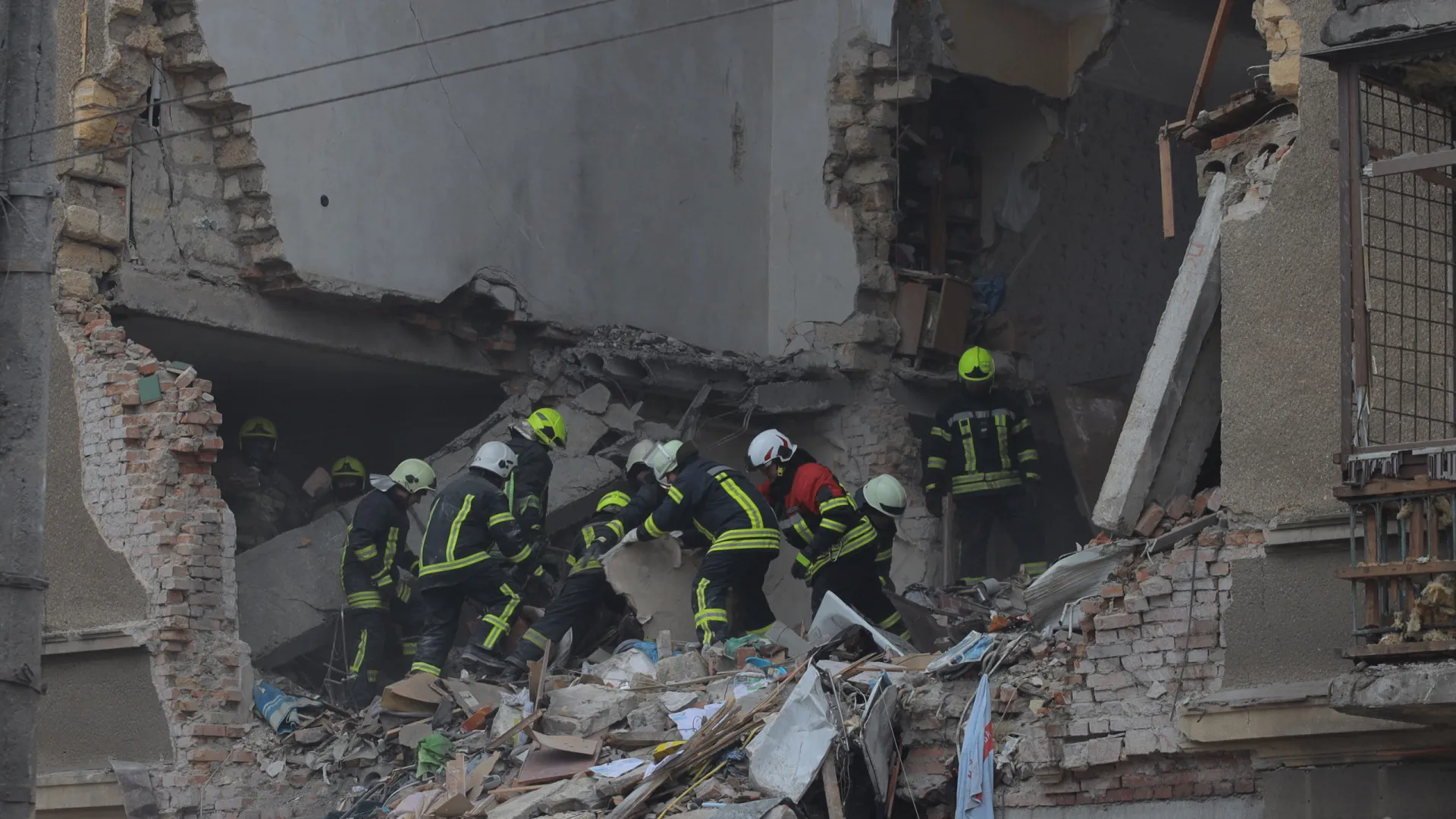 
                    Rússia destruiu rede elétrica de Odessa, Kyiv abateu 135 drones
                