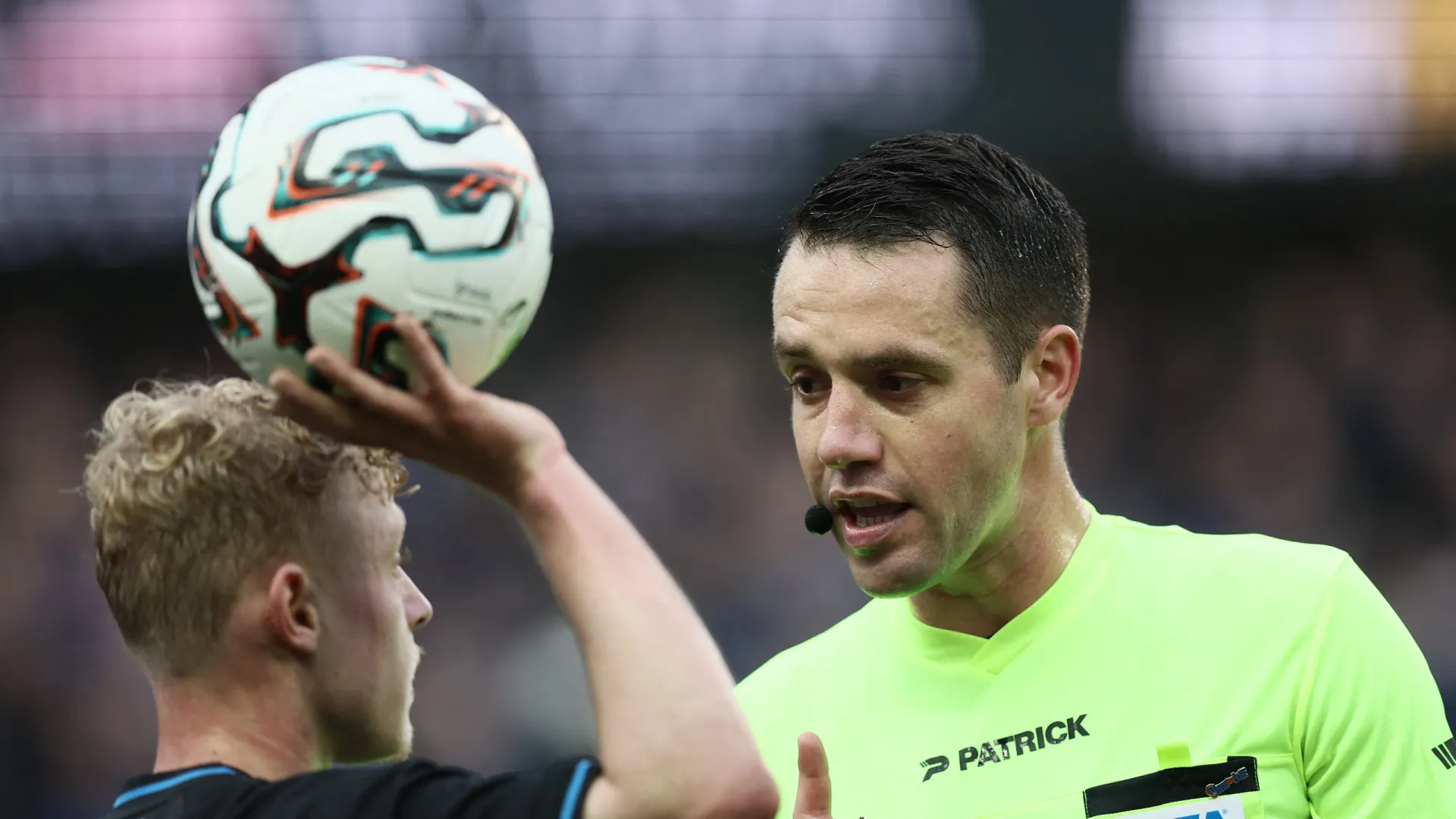 
                    UEFA anuncia árbitros para as decisões europeias de FC Porto e Sp. Braga
                