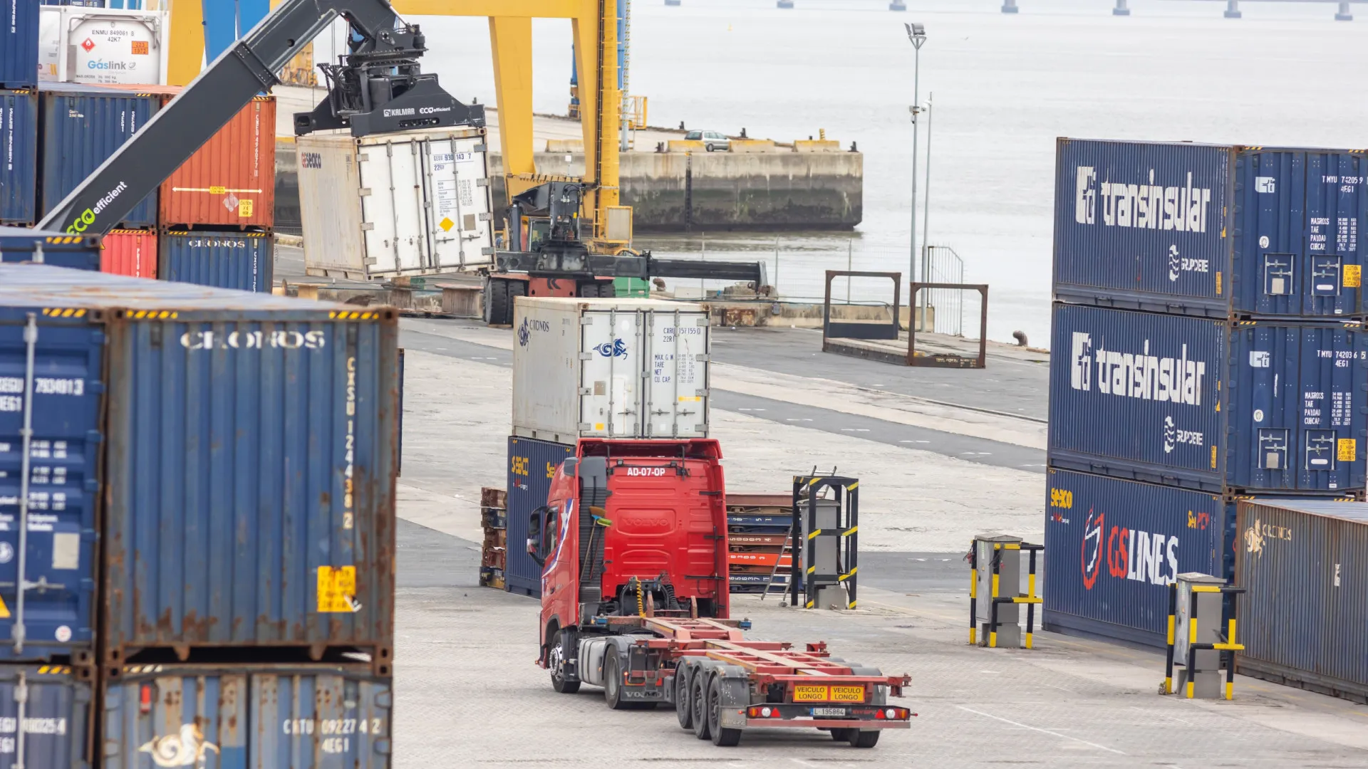 
                    Terminais de contentores devem estabilizar, mas tarifas vão pesar
                