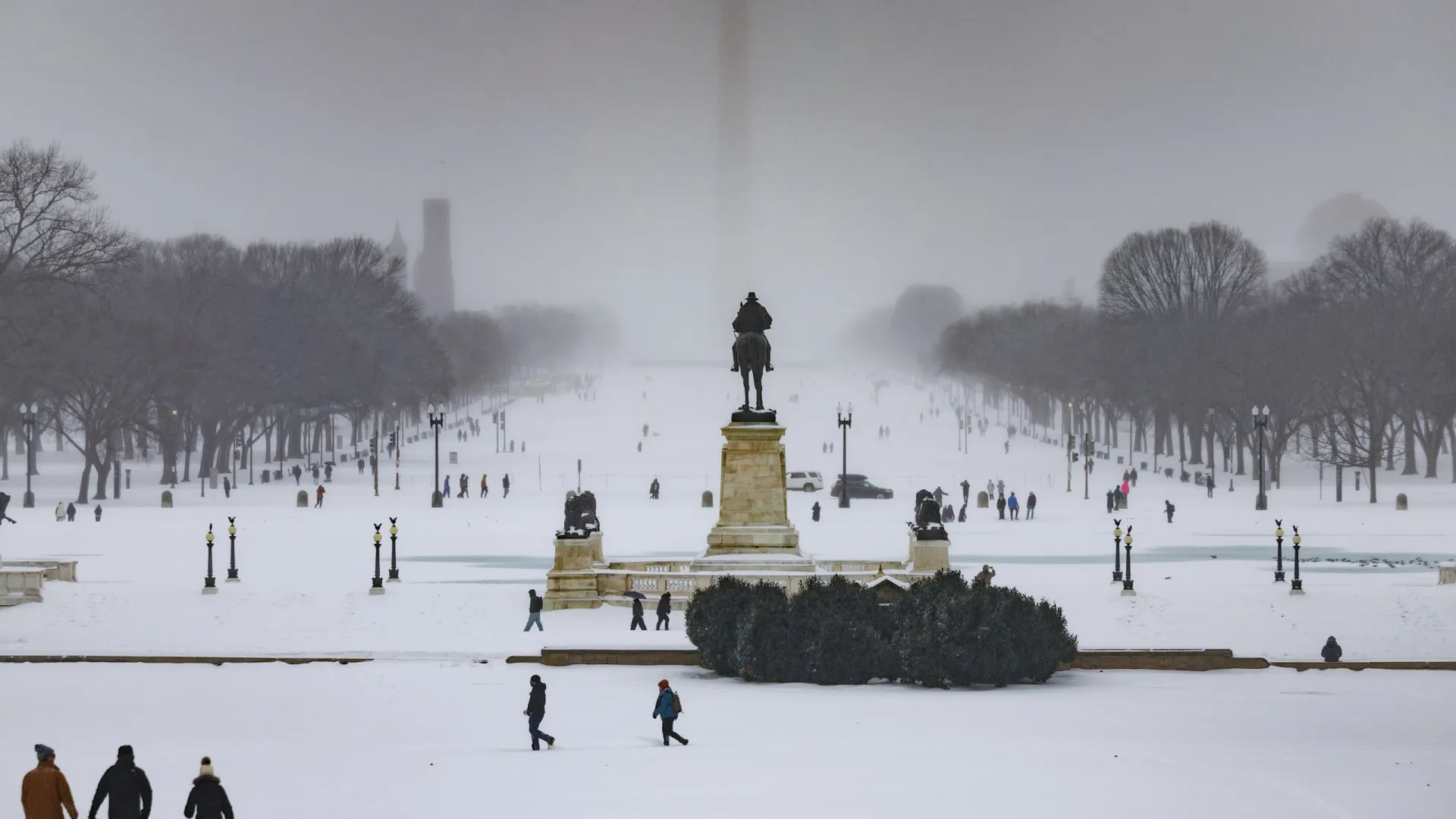 
                    Sobe para 34 o número de mortos devido a tempestade 