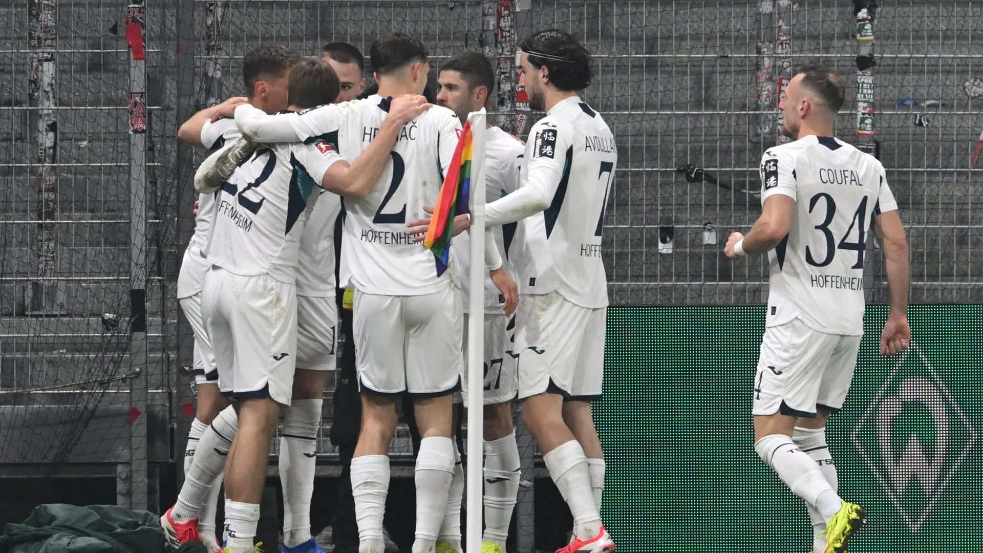 
                    Hoffenheim bate Werder Bremen e reforça terceiro lugar na Alemanha
                