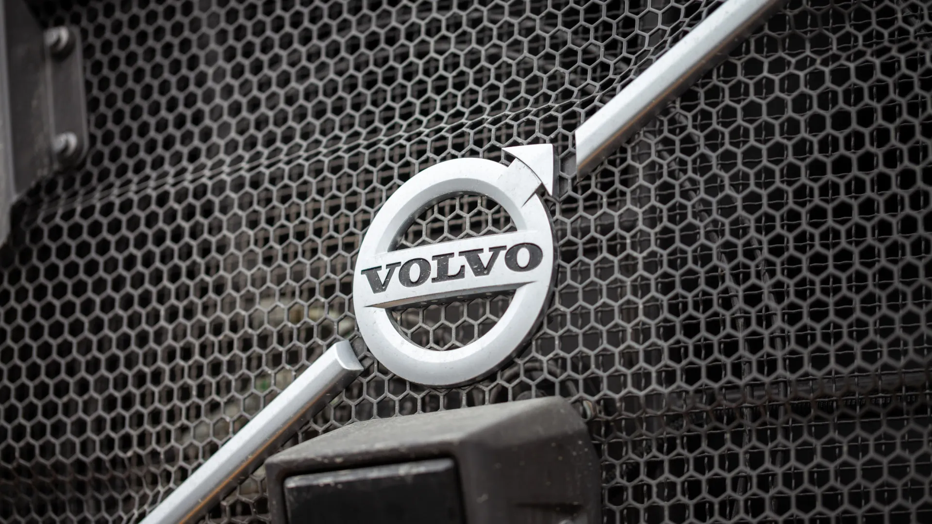 
                    Lucros do Grupo Volvo caíram 31% no ano passado
                