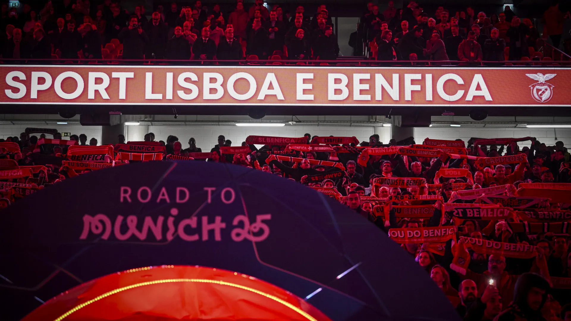 
                    EM DIRETO: Sporting almeja os 'oitavos' e Benfica o playoff da Champions
                