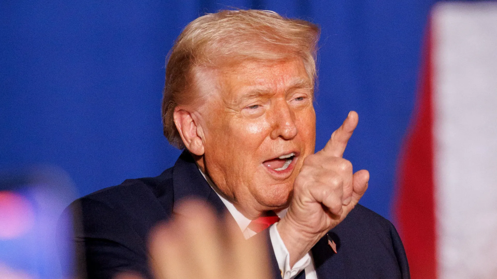 
                    Trump acusa autarca de Minneapolis de violar leis: 