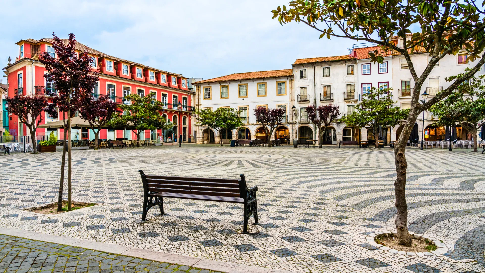 
                    Associação de Leiria pede liquidez para empresas retomarem laboração
                