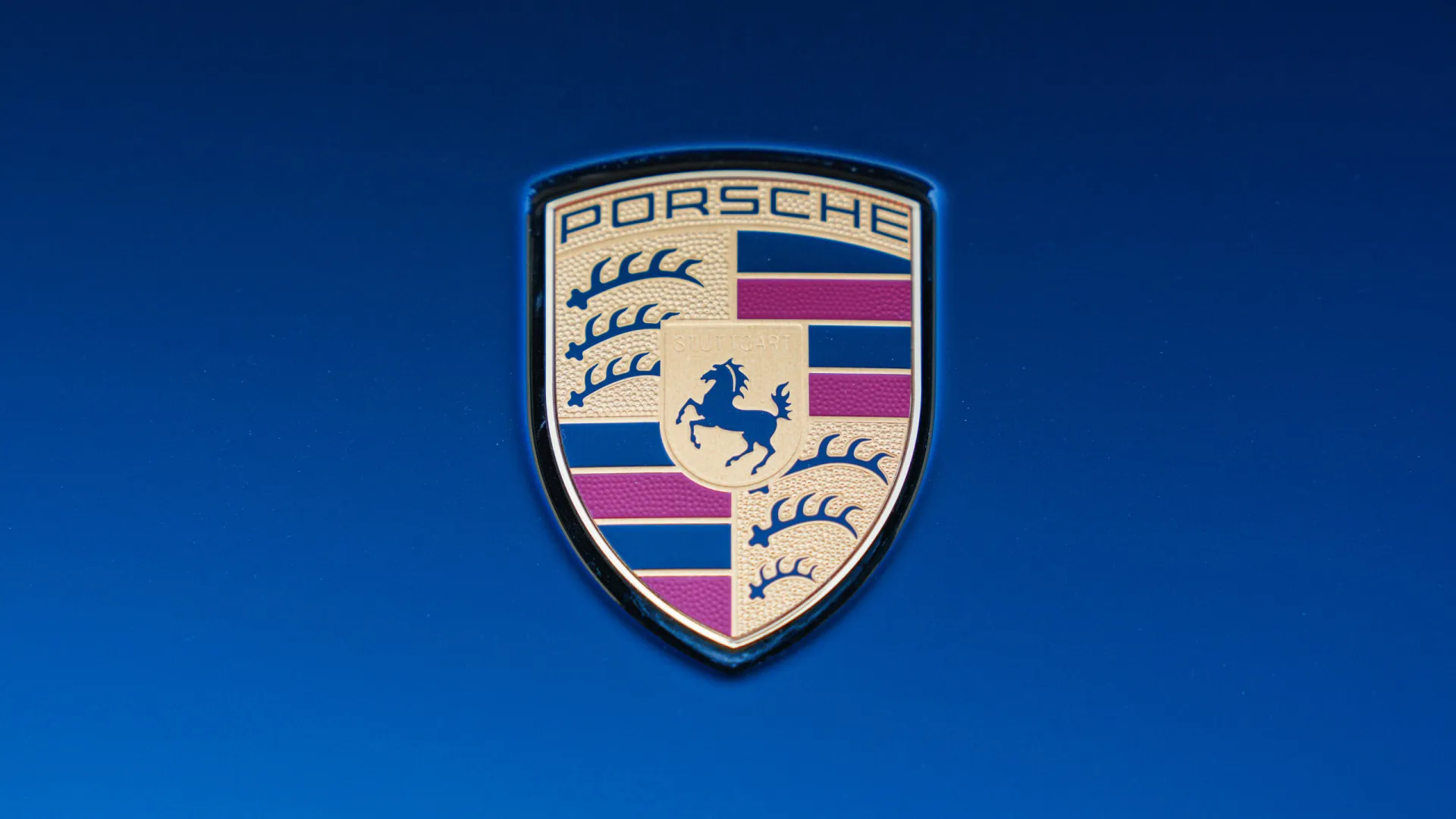 
                    Porsche tem novo diretor de design. Vem da McLaren
                