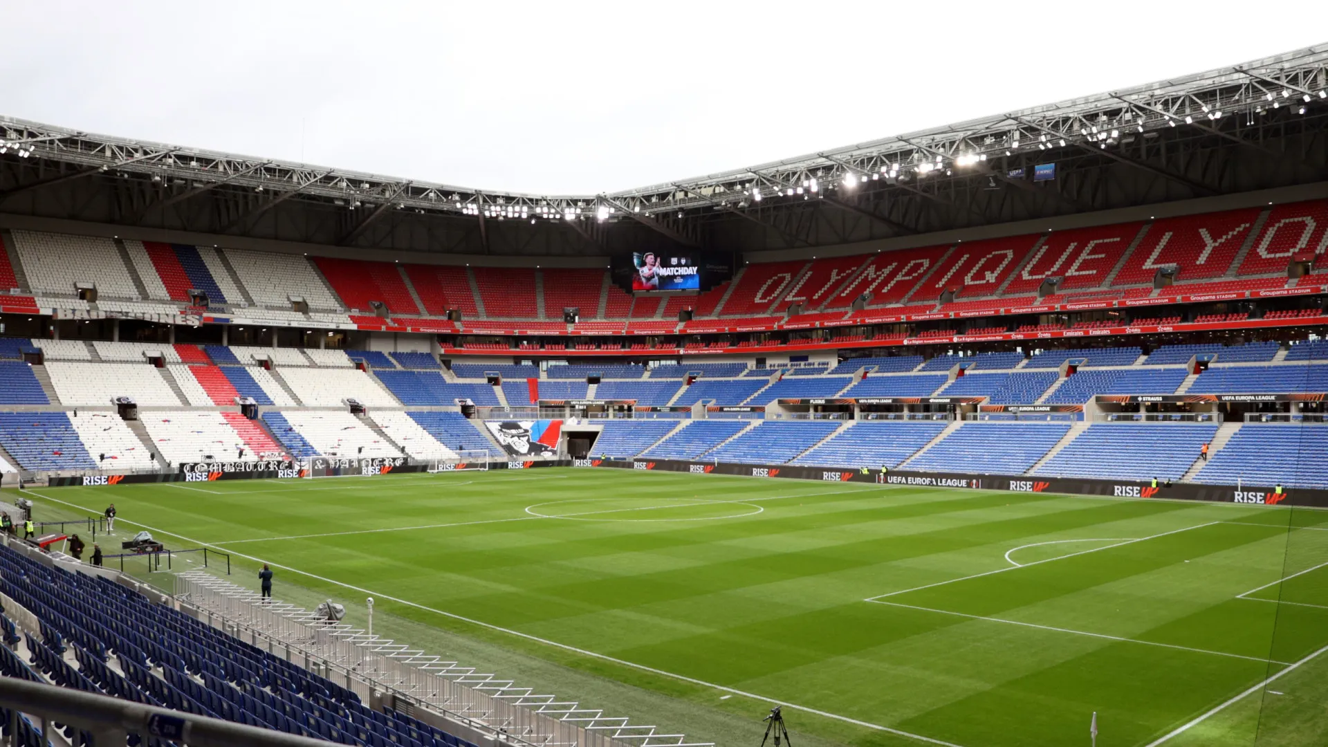 
                    Ainda se lembra? Os futebolistas portugueses que passaram pelo Lyon
                