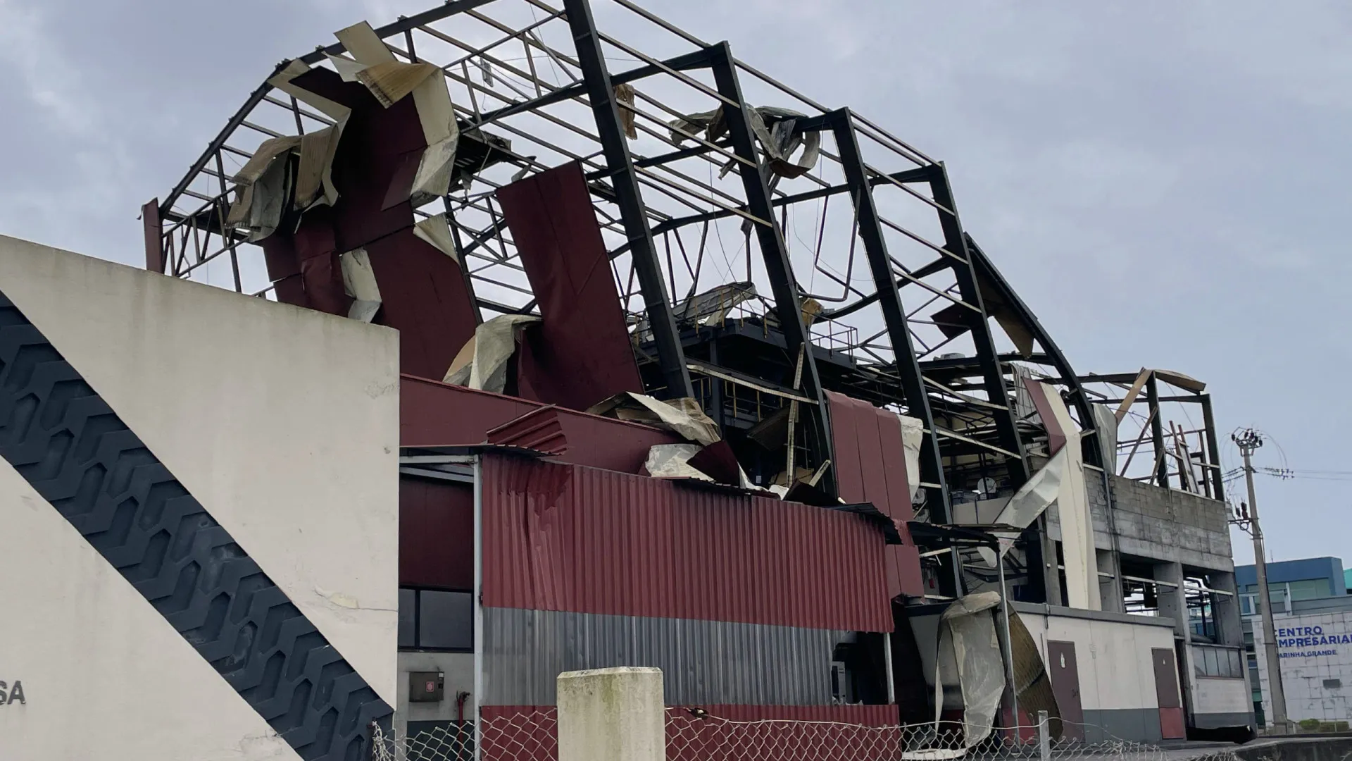 
                    Marinha Grande com escolas fechadas até terça-feira por 