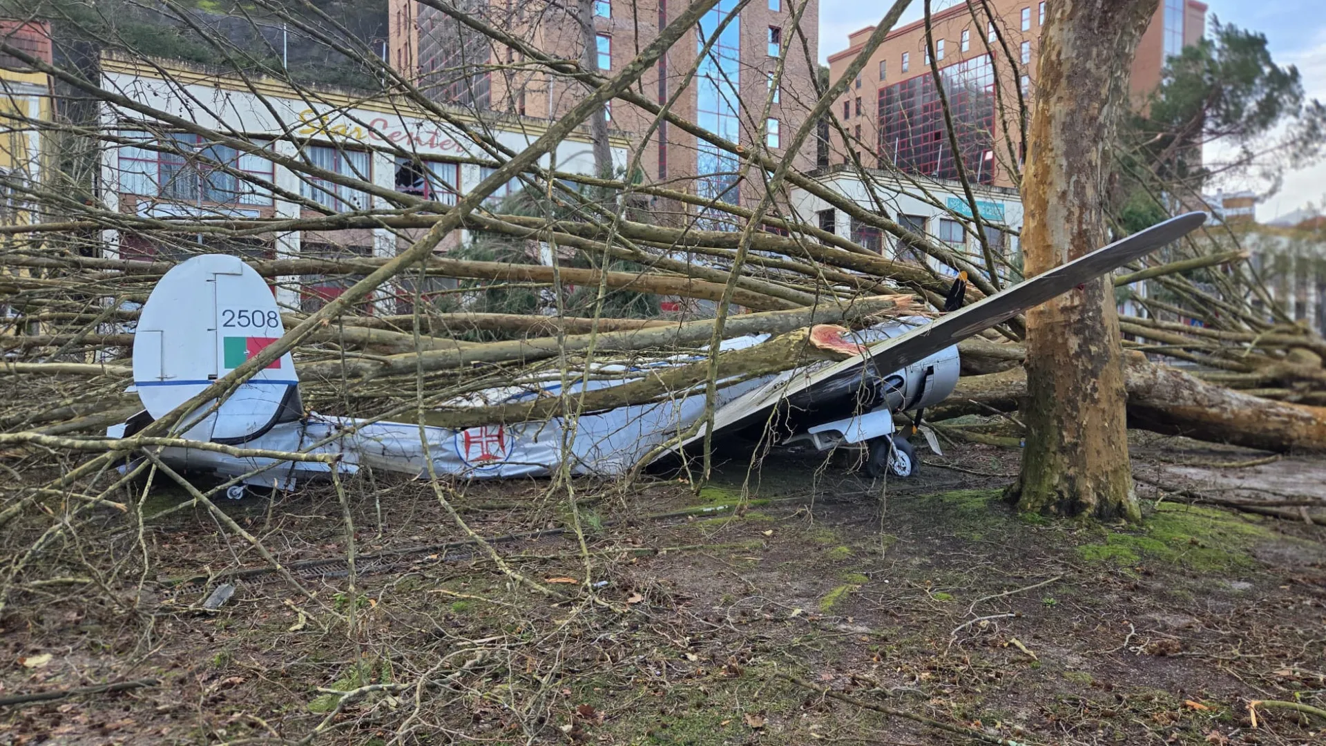 
                    Cabe às autarquias reportar prejuízos nos quartéis de bombeiros, diz EM
                