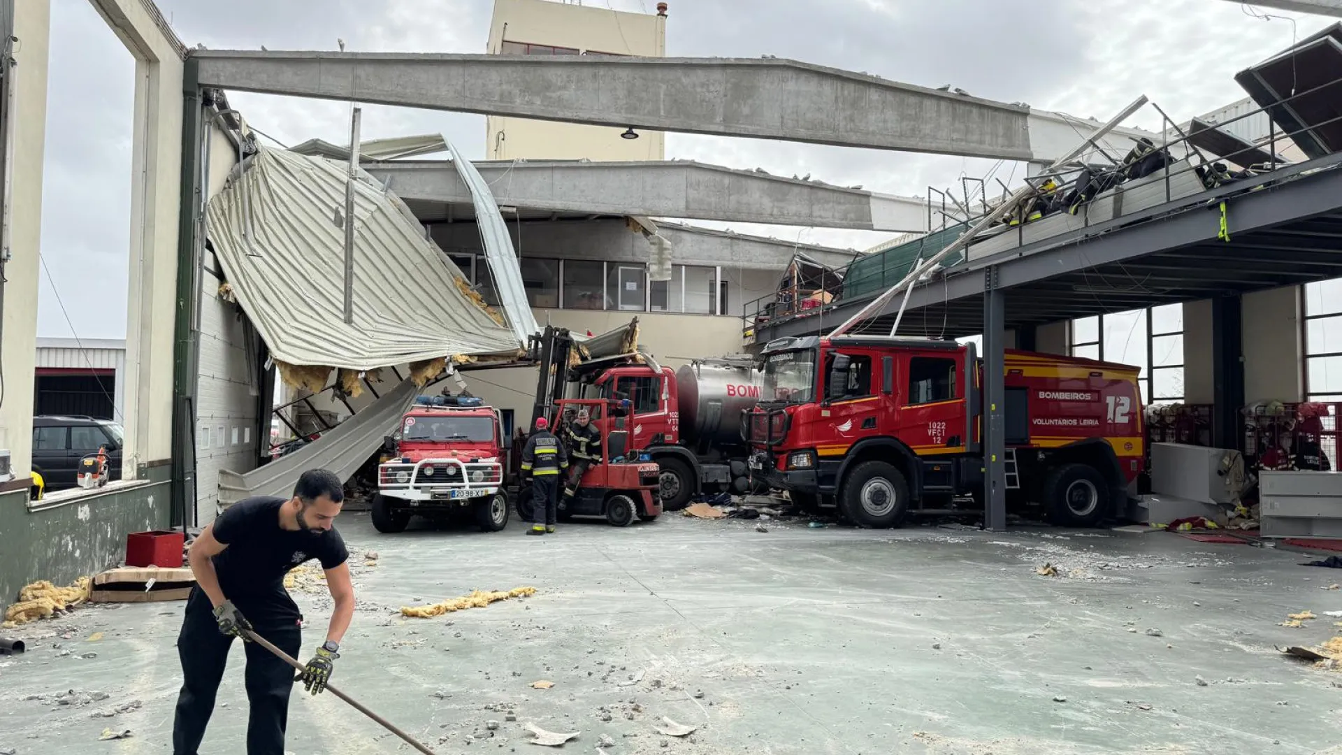 
                    Leiria diz que alimentos e artigos de higiene entregues são suficientes
                